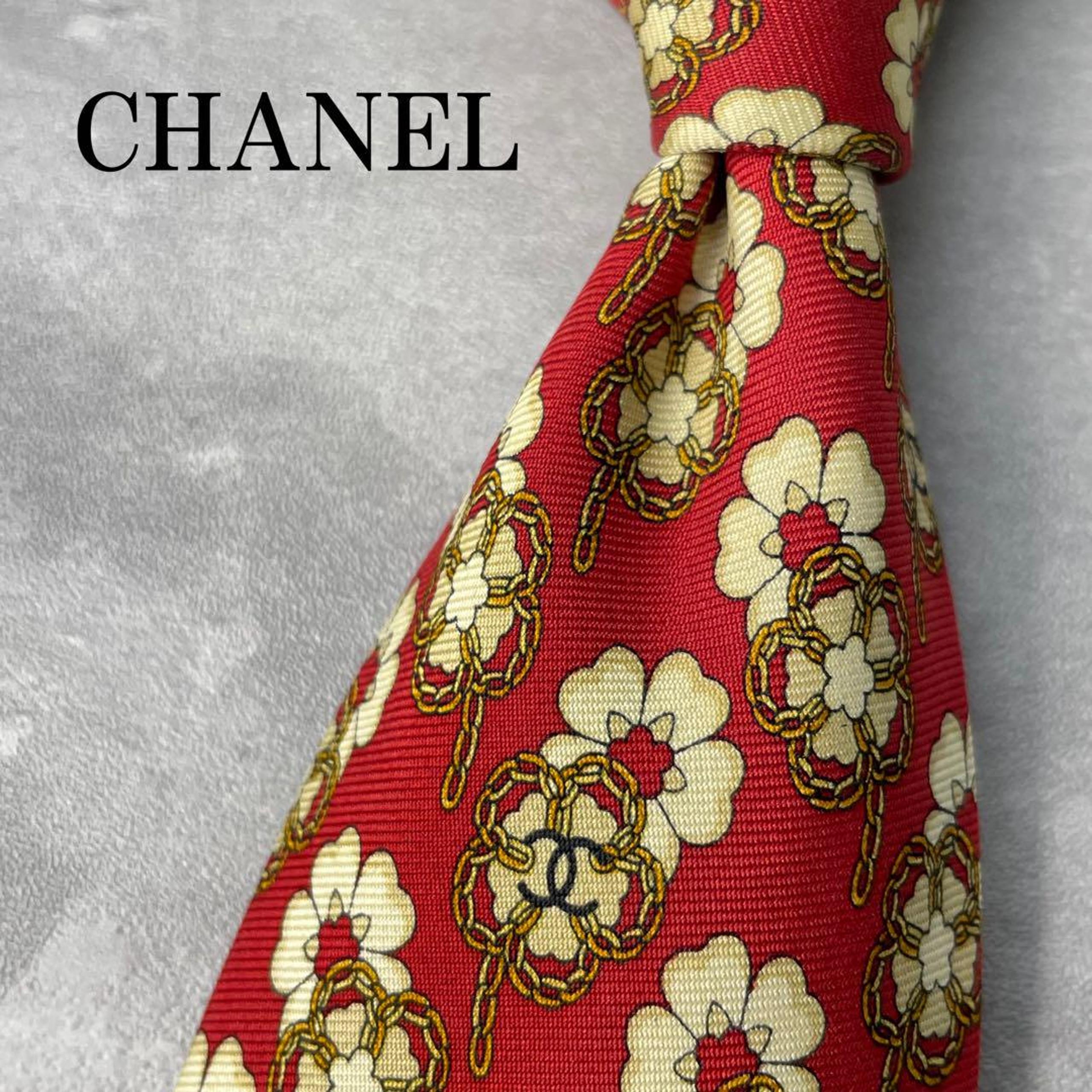 Excellent condition CHANEL Chanel floral pattern, small pattern, Coco Mark tie, red