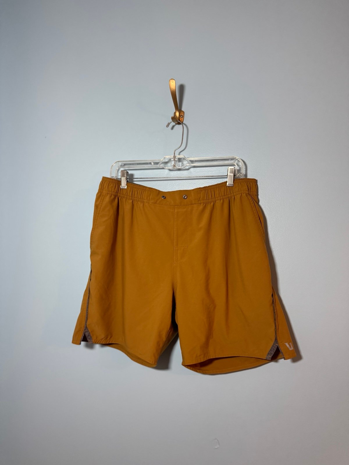men’s orange vuori shorts measurements added in photos