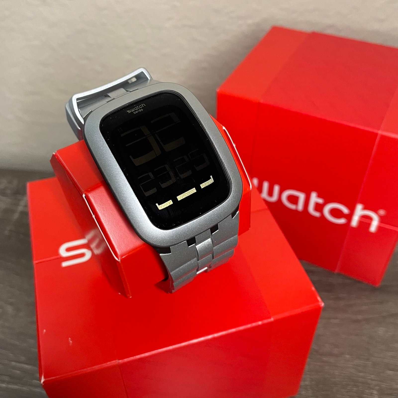 NEW✅ Swatch Touch SILVER SURM100 Dial black, Silicone Unisex Watch