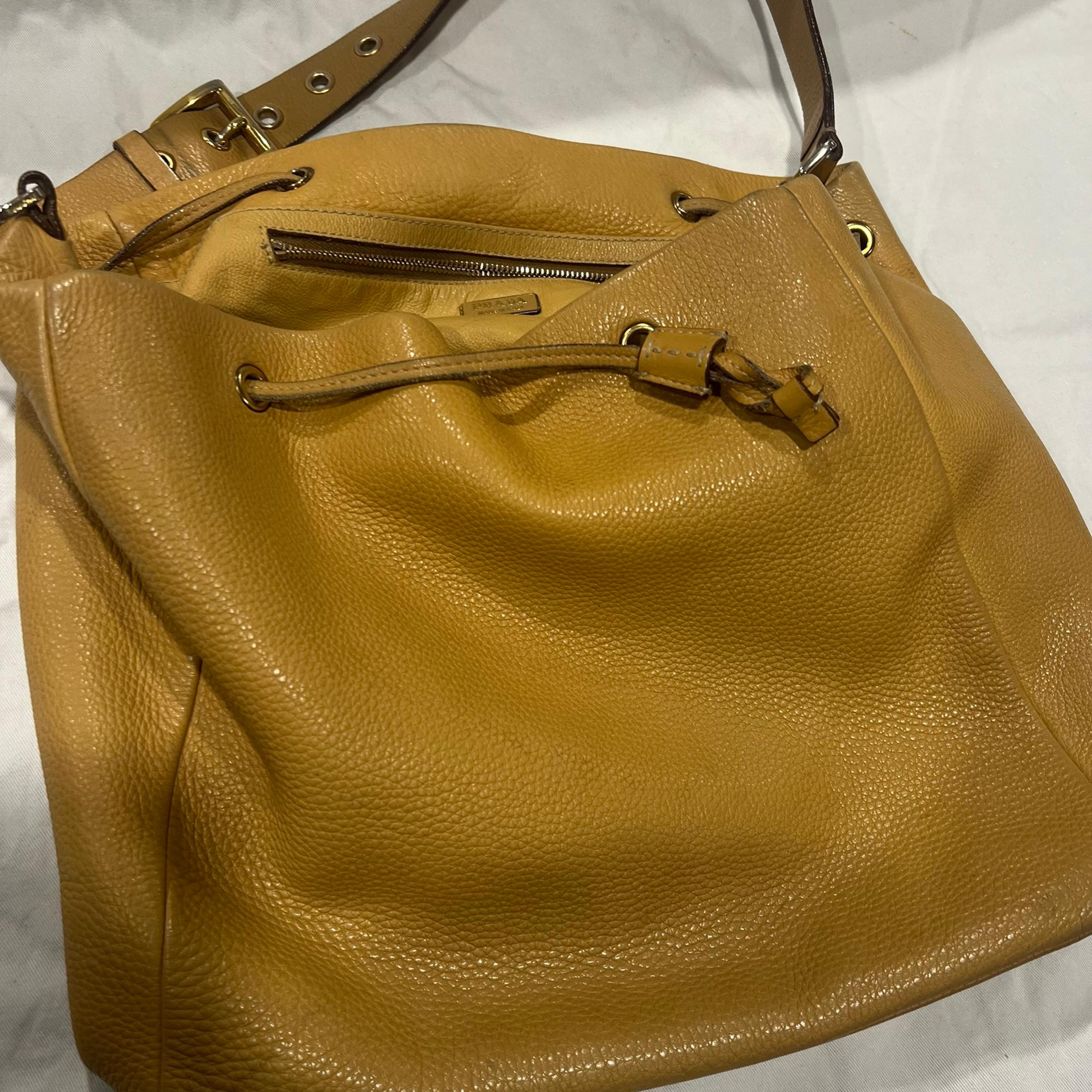 Prada shoulder bag bucket bag authentic brown soft leather.
