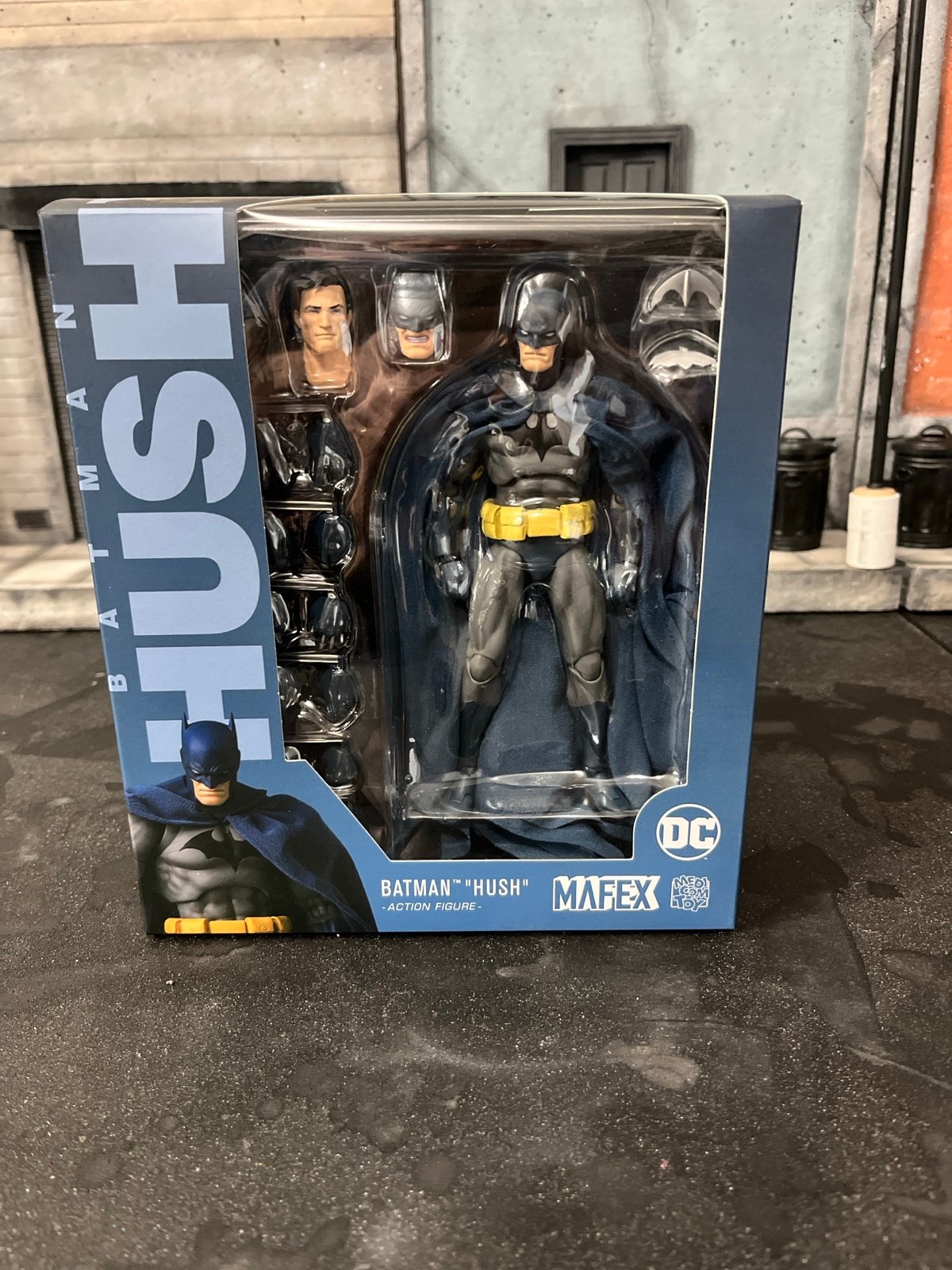 Mafex Batman hush action figure