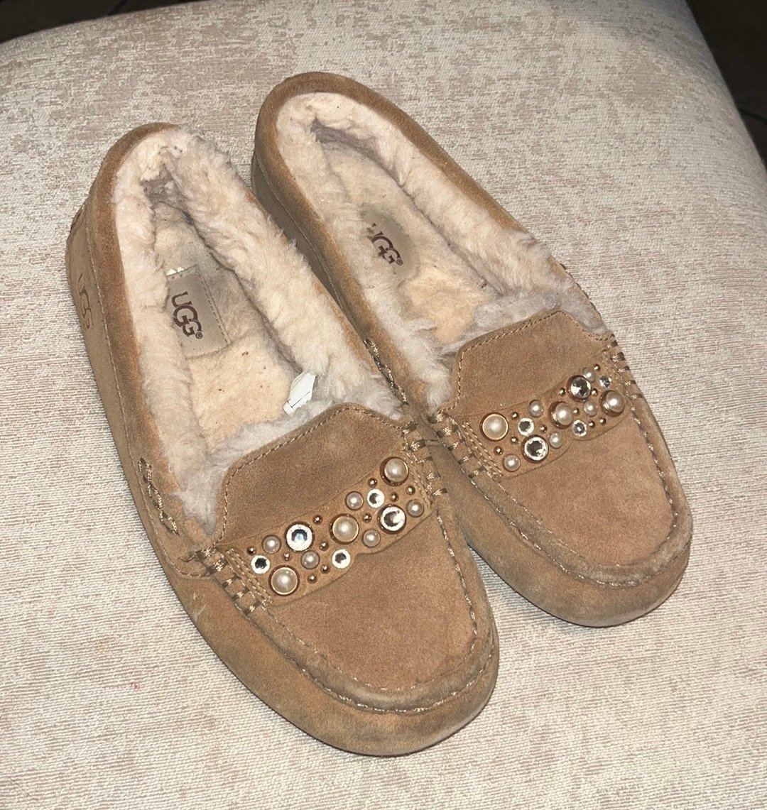 UGG ANSLEY 1019193 size 8