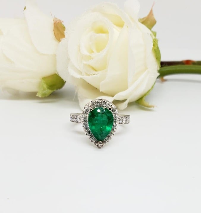 14kt White Gold Colombian Emerald & Diamond Ring