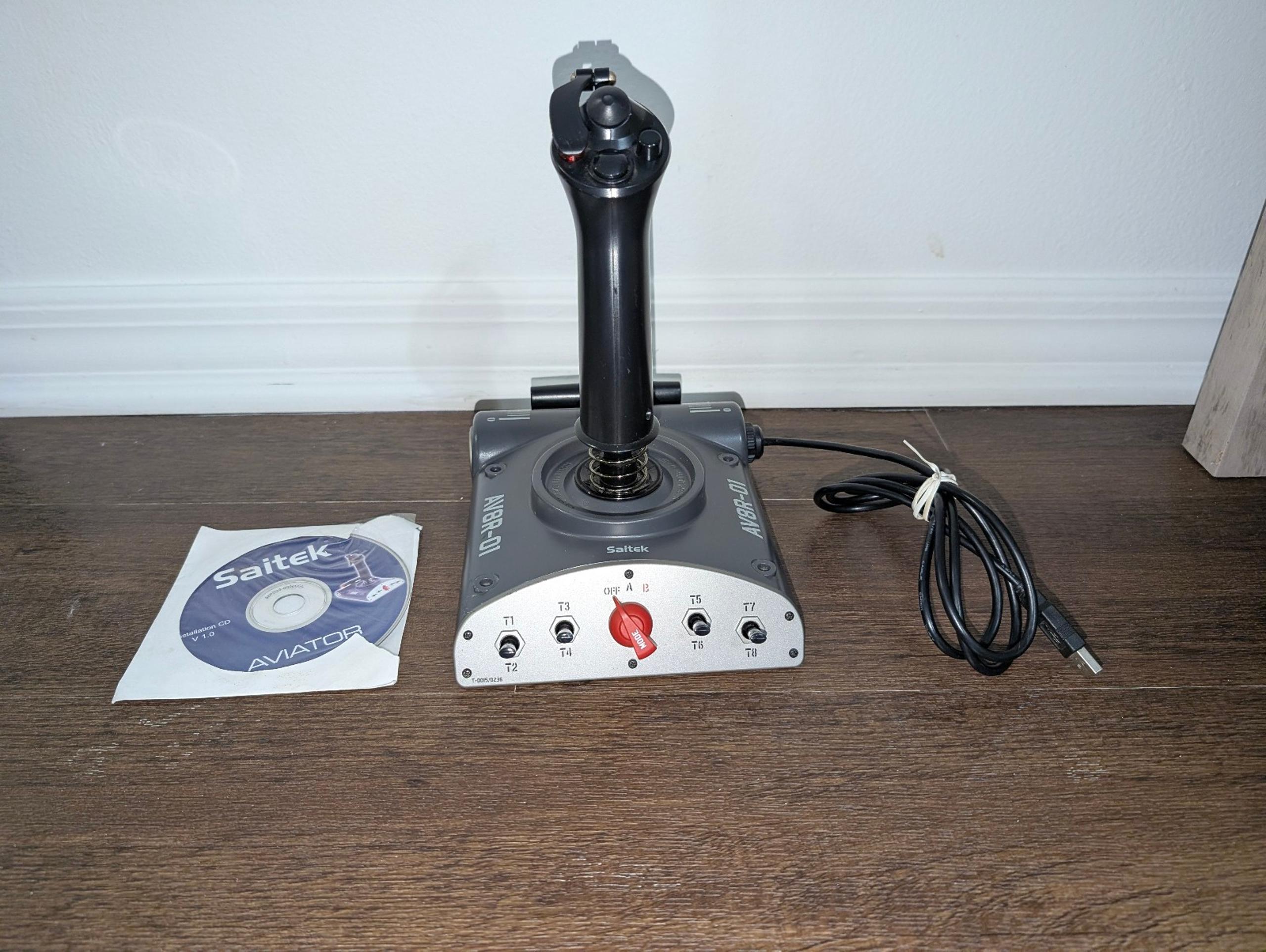 Saitek AV8R-01 USB Joystick PC Dual Throttle Flight Joystick W/ Installation CD