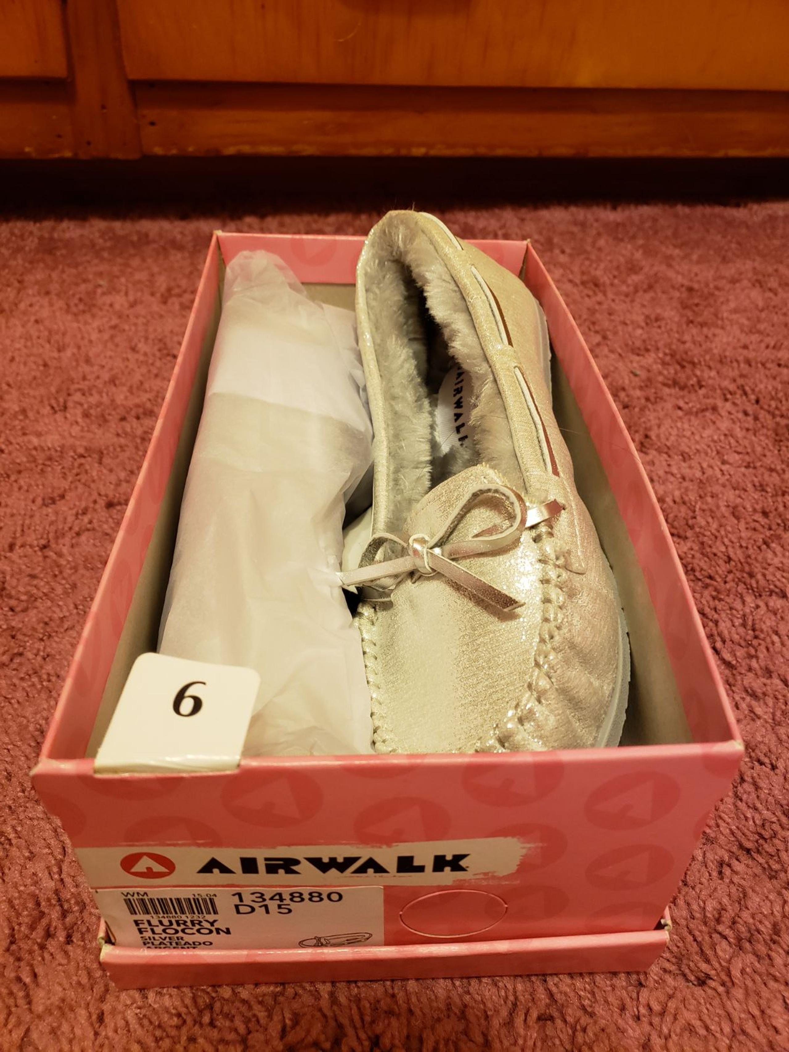 Airwalk silver furry moccasins SZ 6
