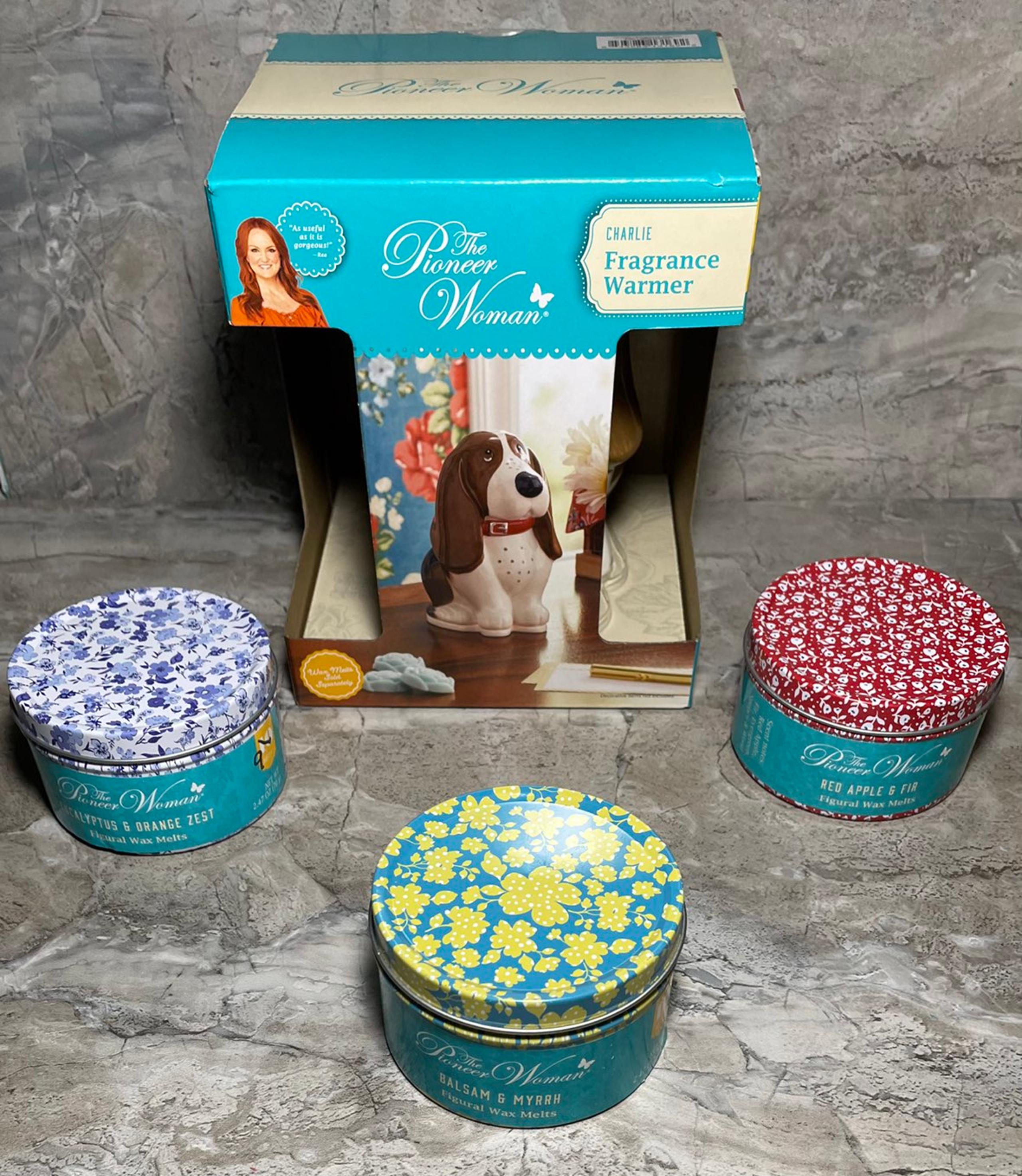 NEW-The Pioneer Woman Charlie Dog Ceramic  Fragrance Wax Warmer-3 WAX Melt Tins.
