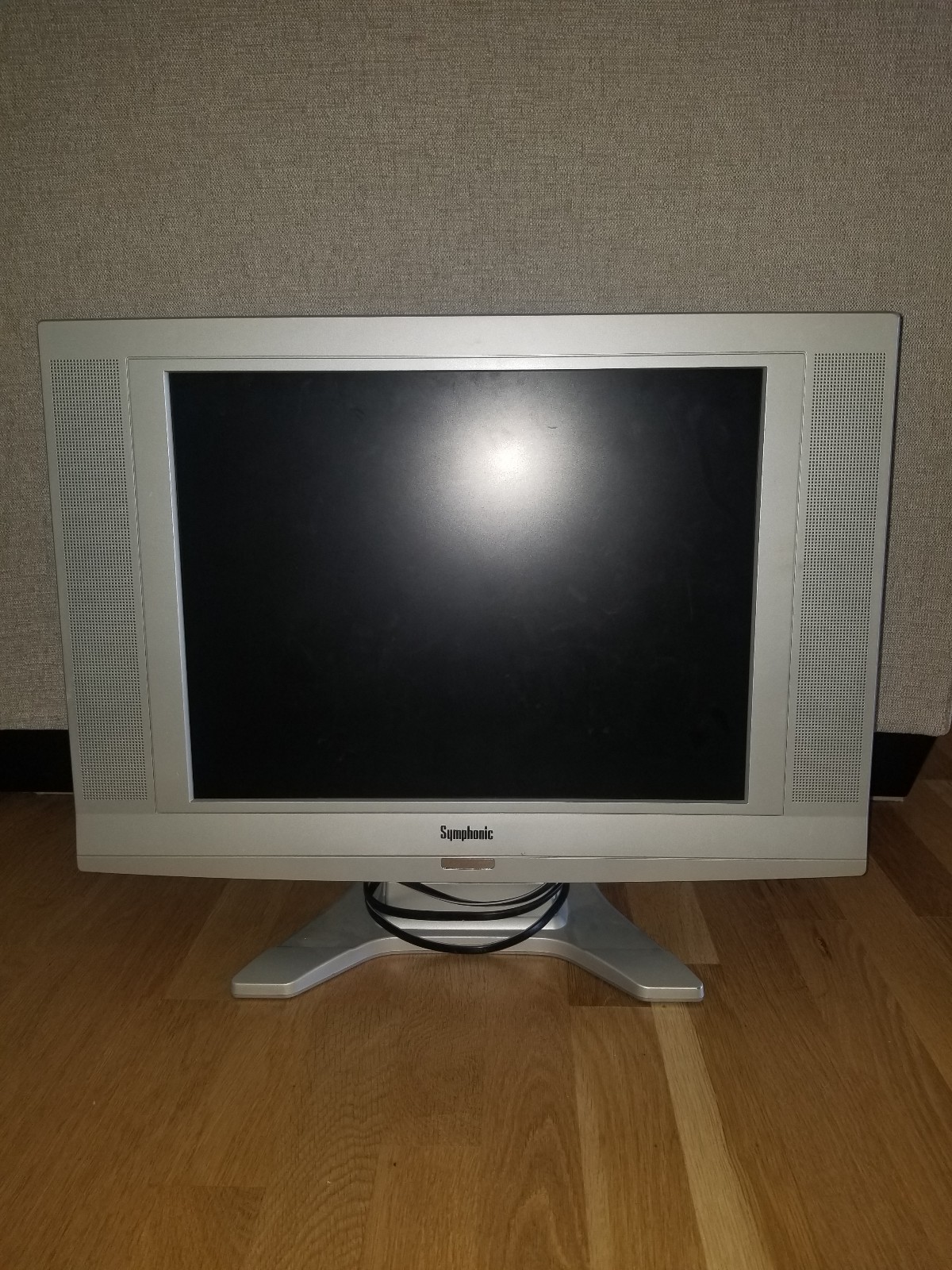 Symphonic LCD Color TV