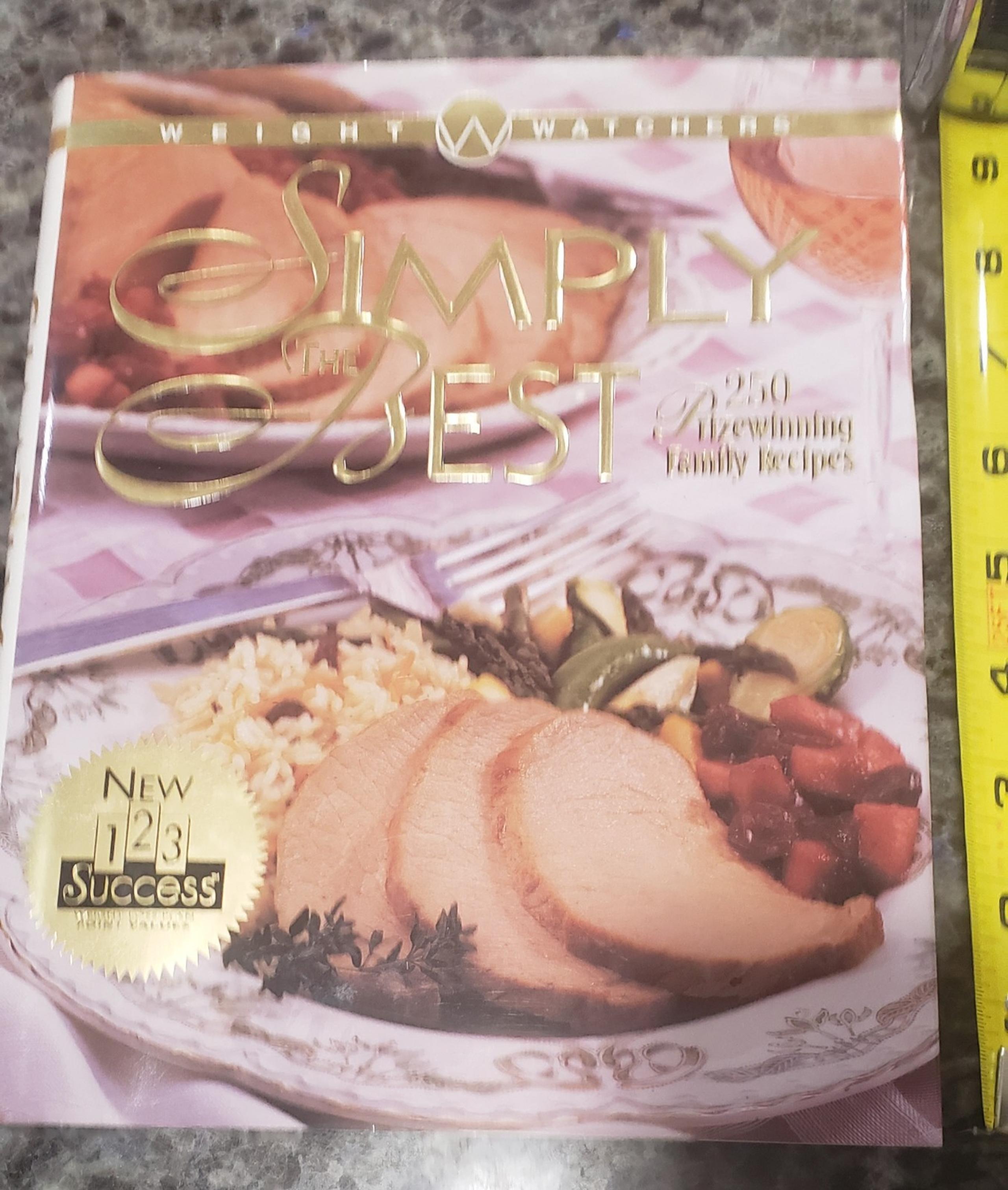 Weight Watchers Cookbook "Simply The Best", 250 Prizewinning Family Recipes