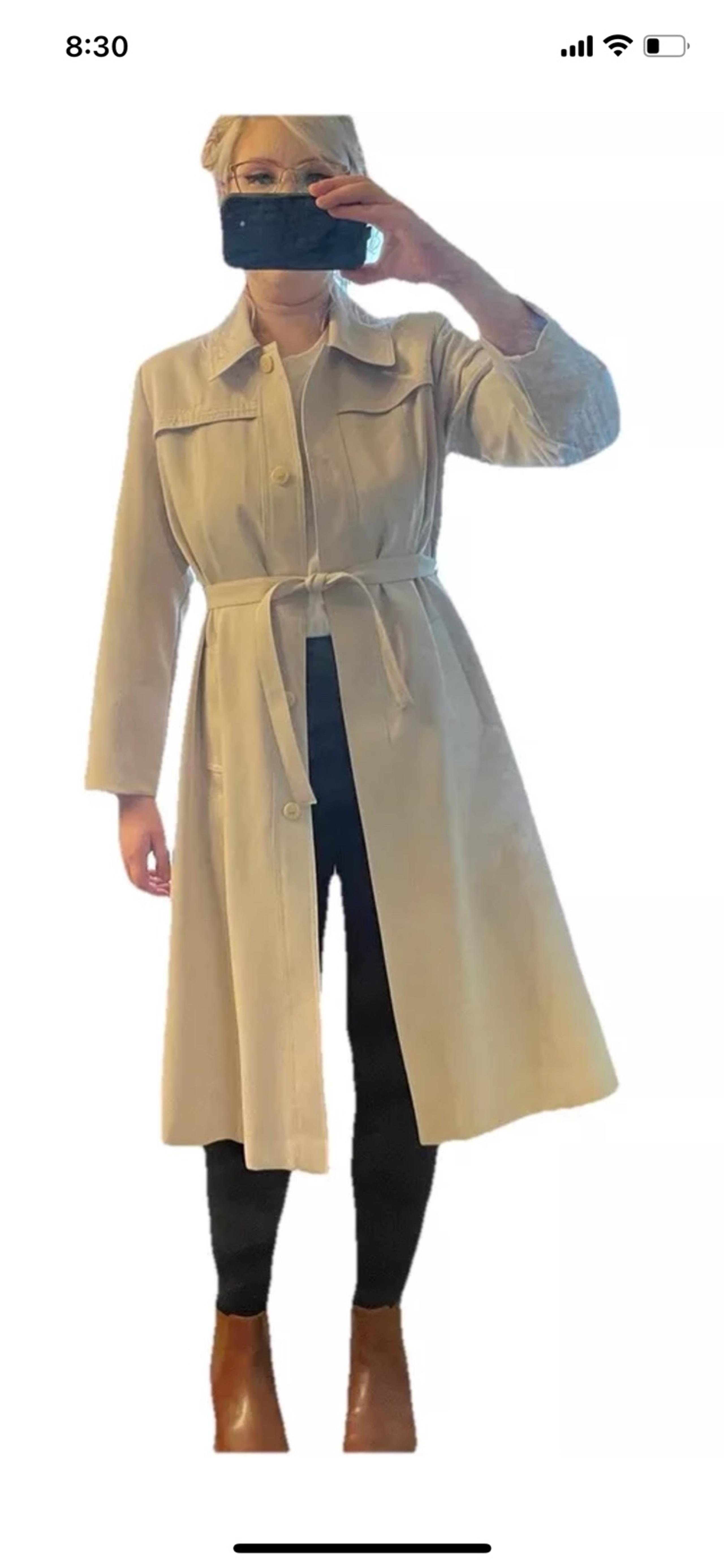 Vintage Trench Coat Womens Medium Beige Classic 1960s Old Money Preppy Nice!