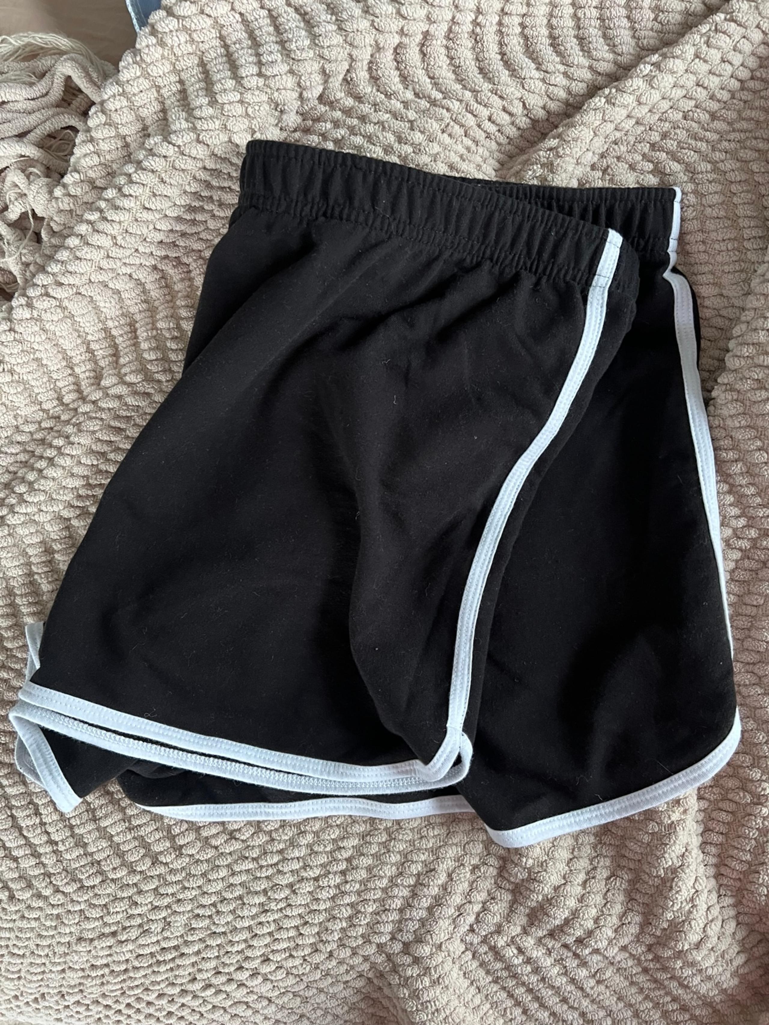 No boundaries women’s black athletic shorts