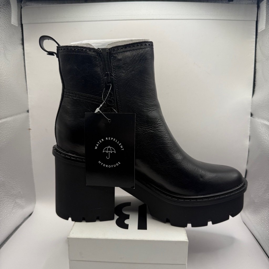 Women's Naturalizer Black Leather Ankle Boots 9M