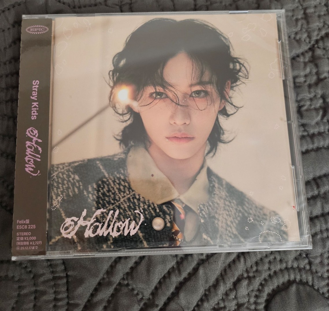 Felix ♡ Stray Kids Official Hollow Japan FC Album + Double Sided Photocard