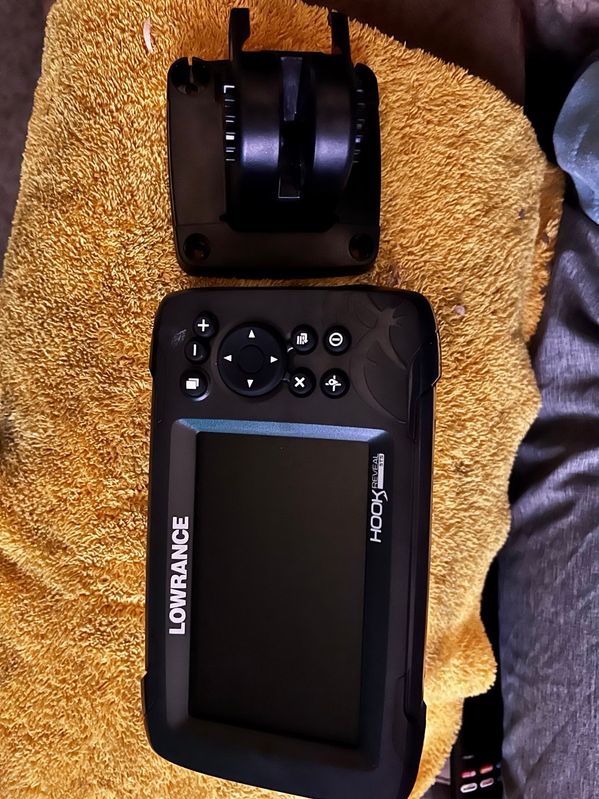 Lowrance Hook Reveal 5 US Inland Charplotter- Tripleshot Transducer