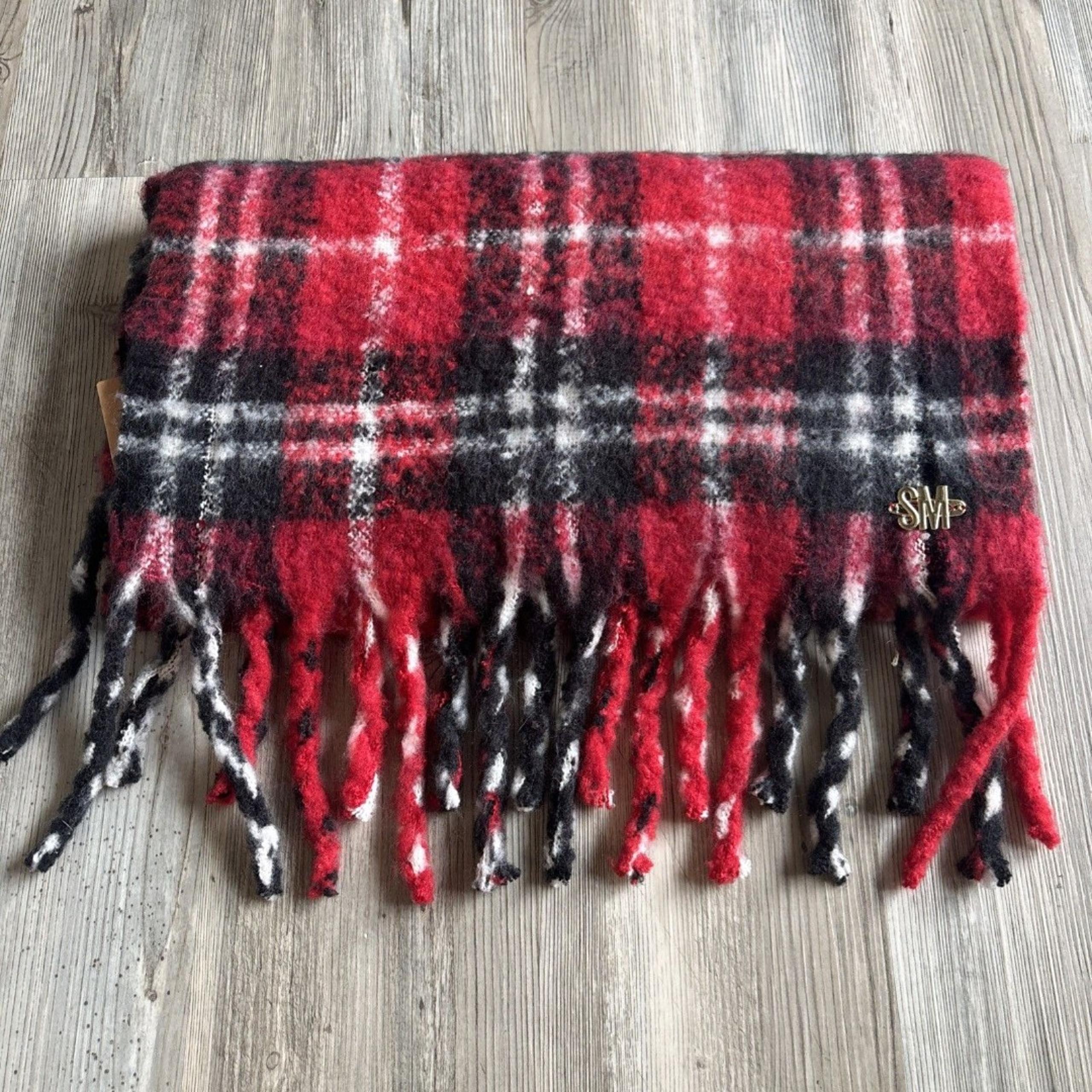 NWT Steve Madden Large Blanket Scarf Red And Black And White Plaid Thick Fringe