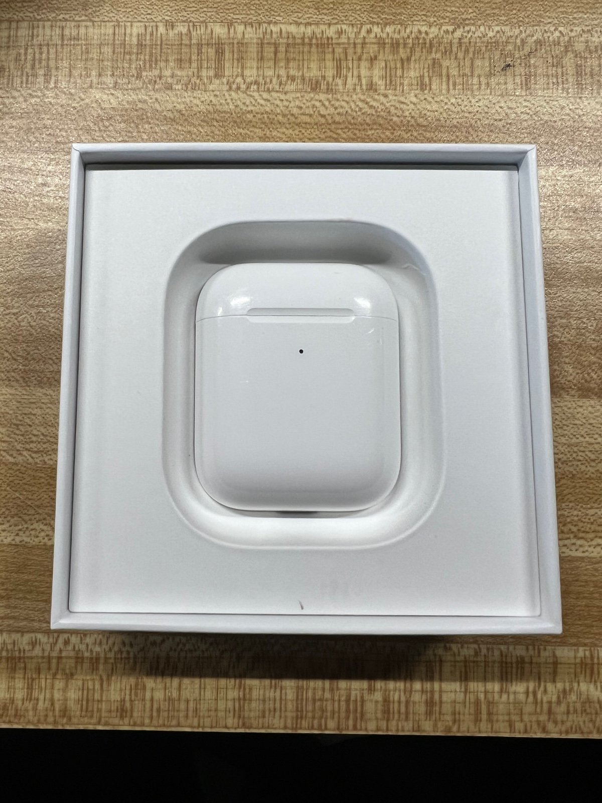 AirPods 2nd Generation Wireless Charging Case