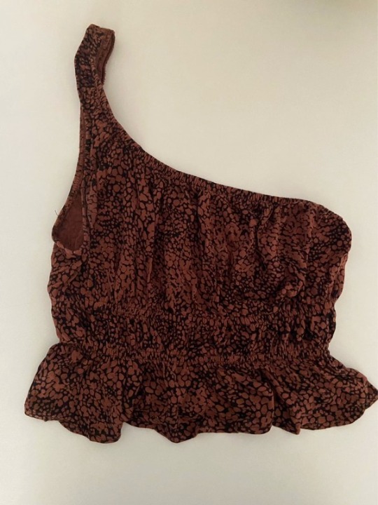 urban outfitters one shoulder top