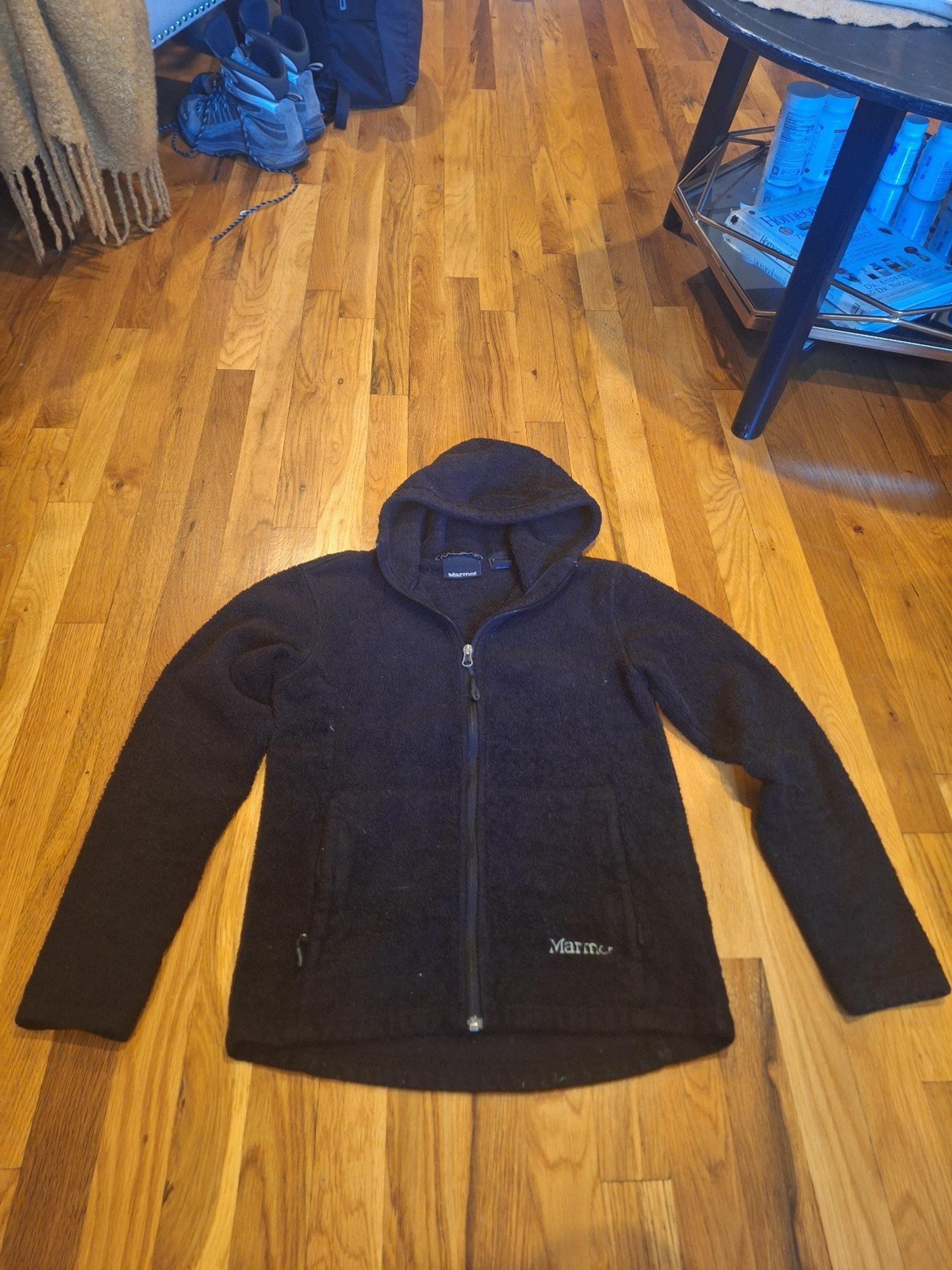 Womens Marmot fleece jacket size medium, black.
