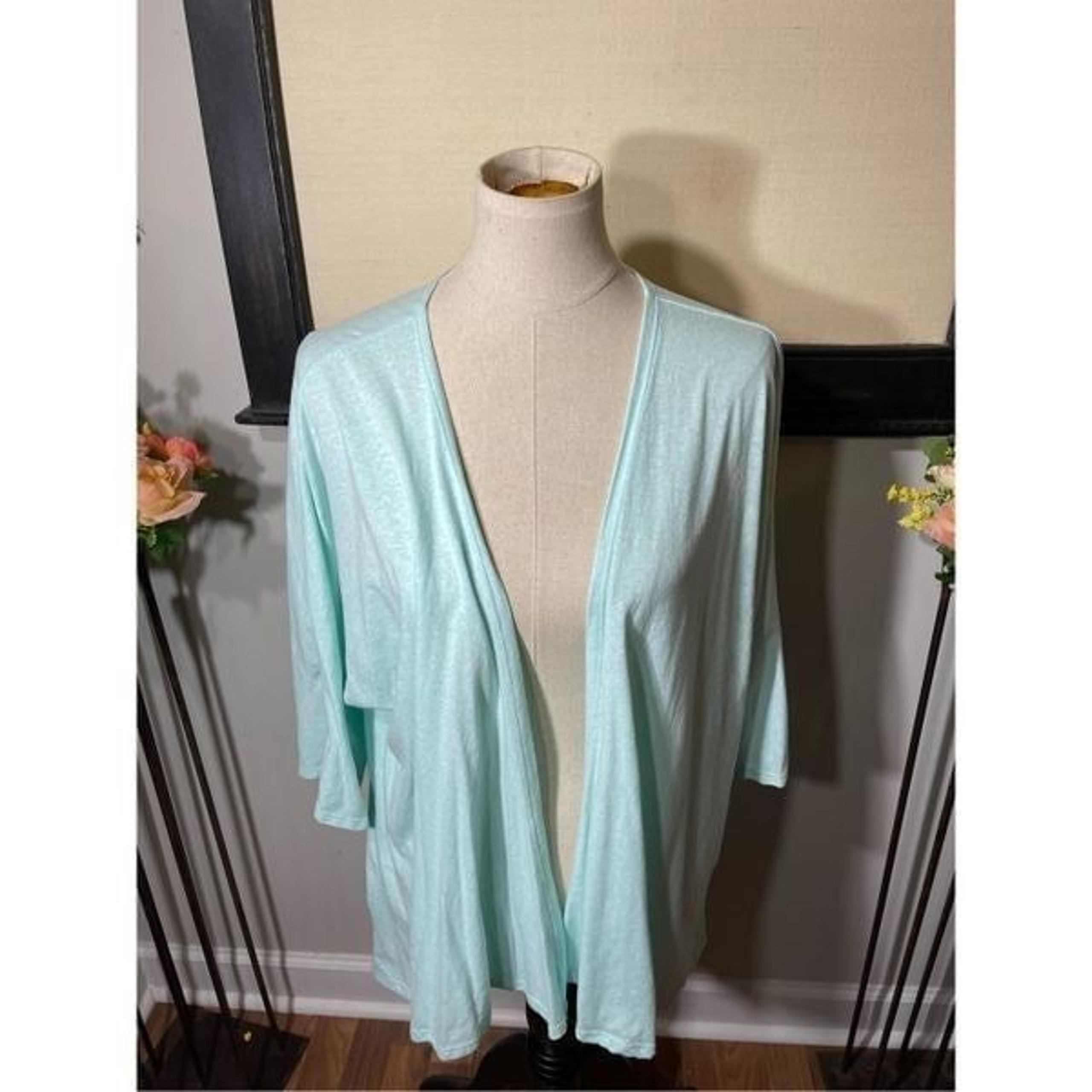 Lularoe Sweater Mint - Size Medium