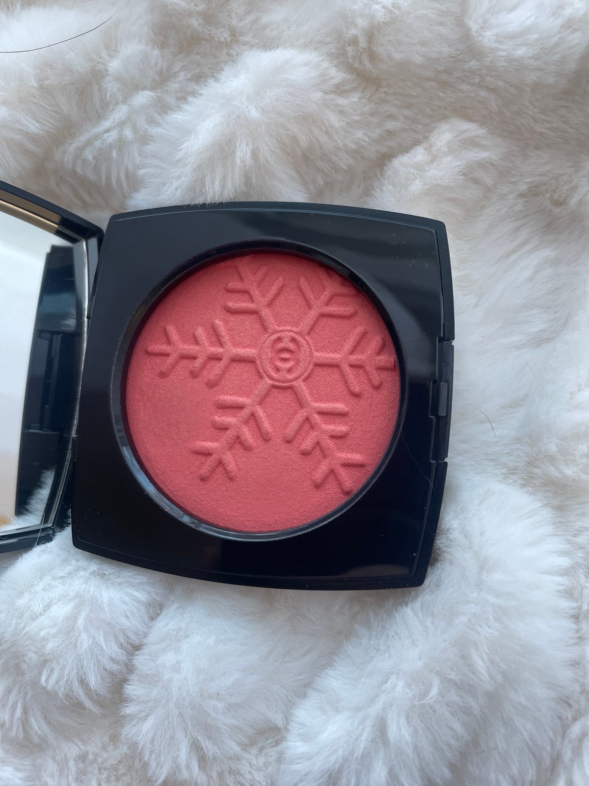 Chanel Les beige Coral Givre