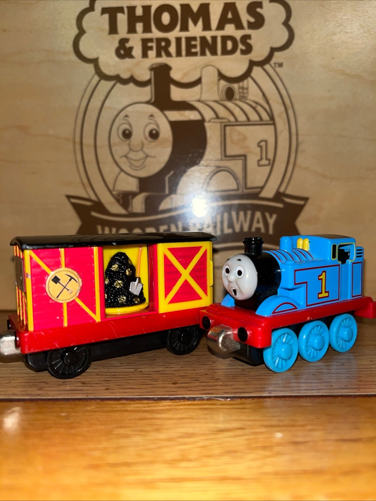 SURPRISE FACE ! THOMAS FRIENDS TRAIN TAKE Along n play Diecast NEW MORGANS MINE