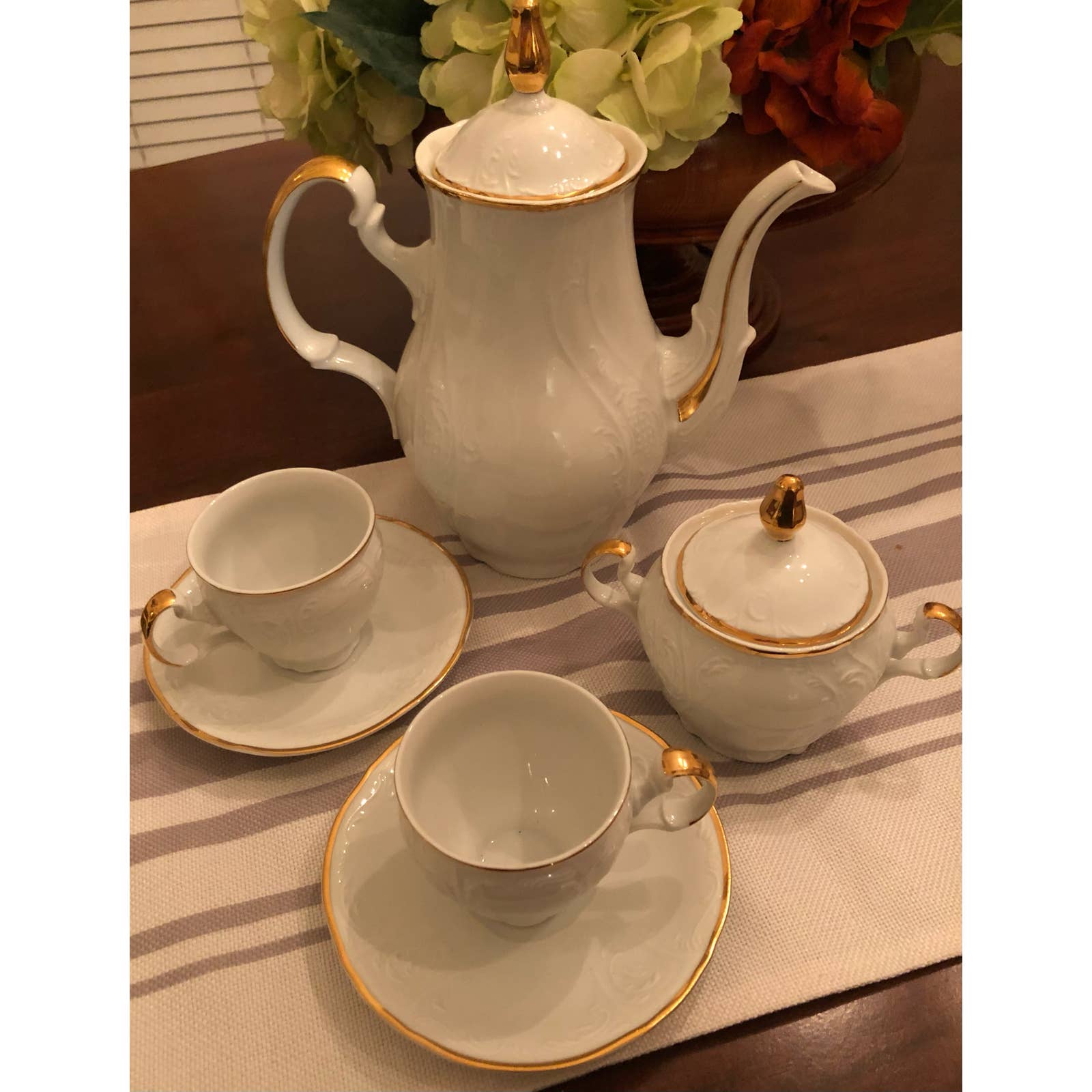 BERNADOTTE IVORY WITH GOLD TRIM MADE IN CZECH REPUBLIC