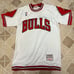 Mitchell & Ness NBA Hardwood Classics Sleeved Chicago Bulls Jersey