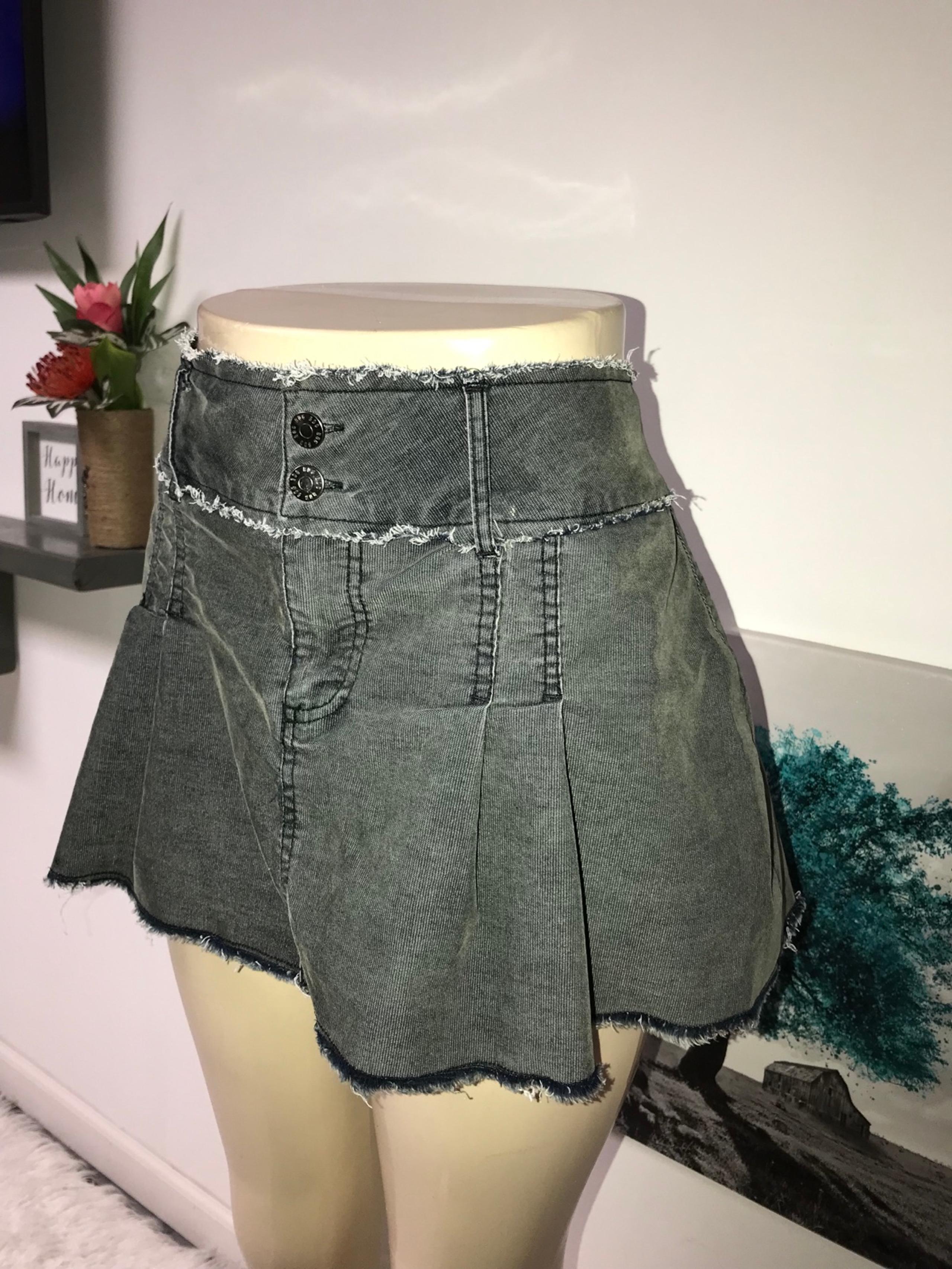 BDG cute woman’s skirt size medium
