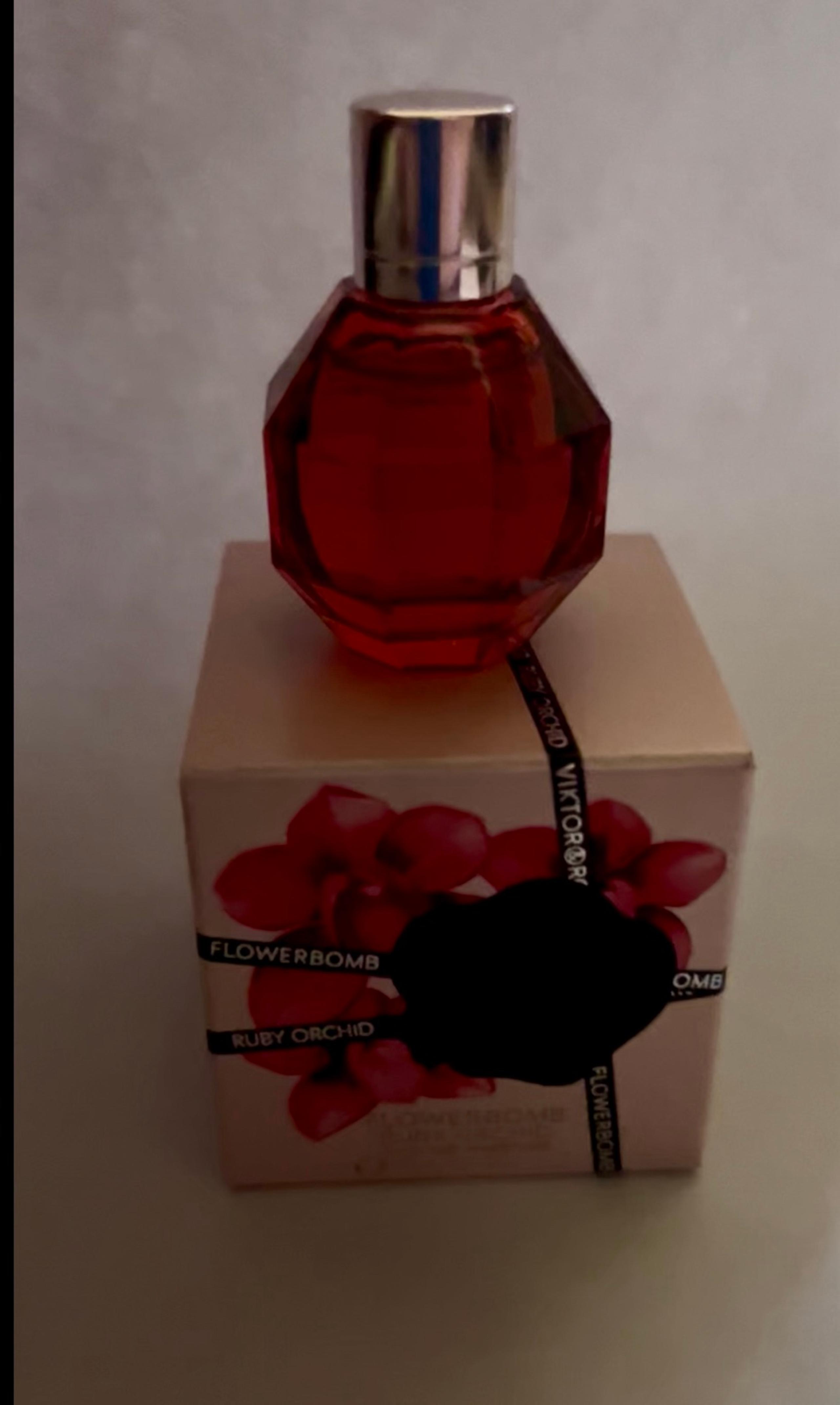 New Viktor & Rolf Flowerbomb Ruby Orchid EDP for women Mini splash 7ml/.24oz