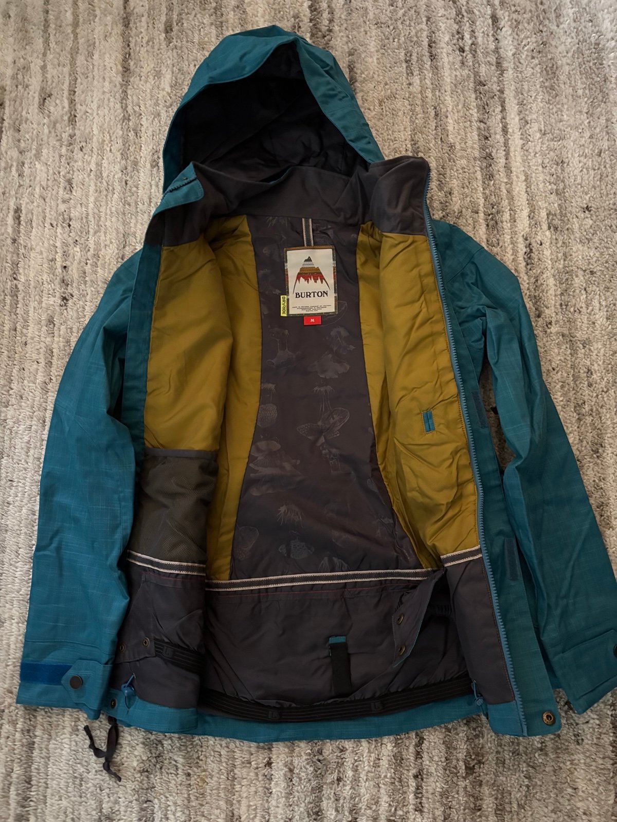 New Women’s Burton Ski Jacket