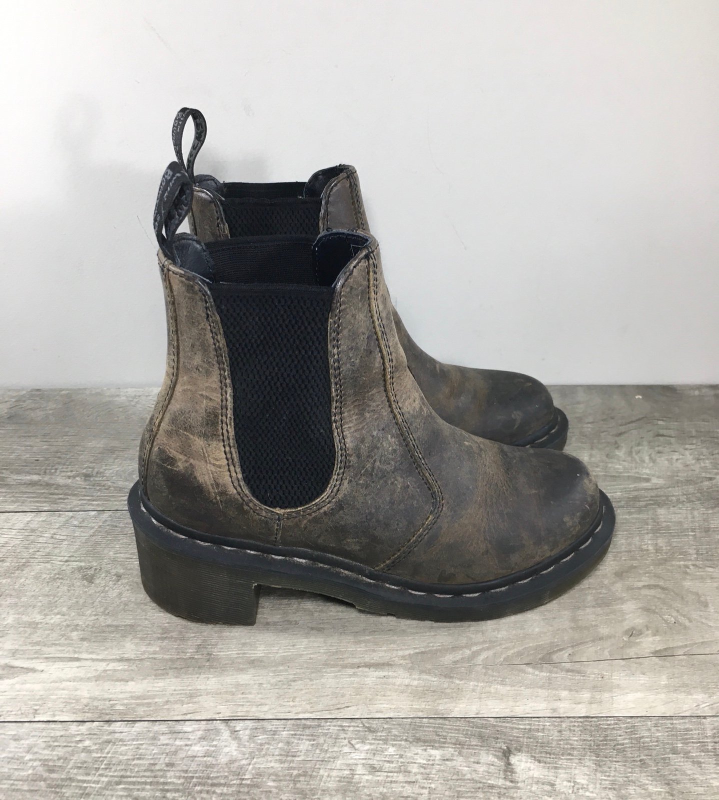Dr. Doc Martens Leather Cadence Greenland Heeled Chelsea Distressed Boots 6 US