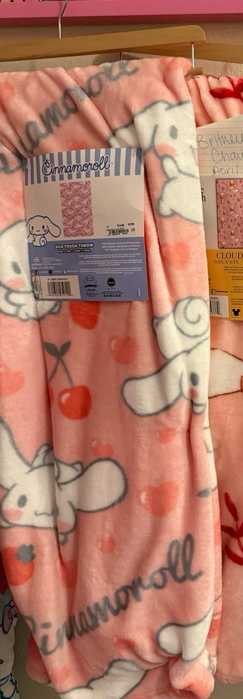 Cinnamon roll blanket