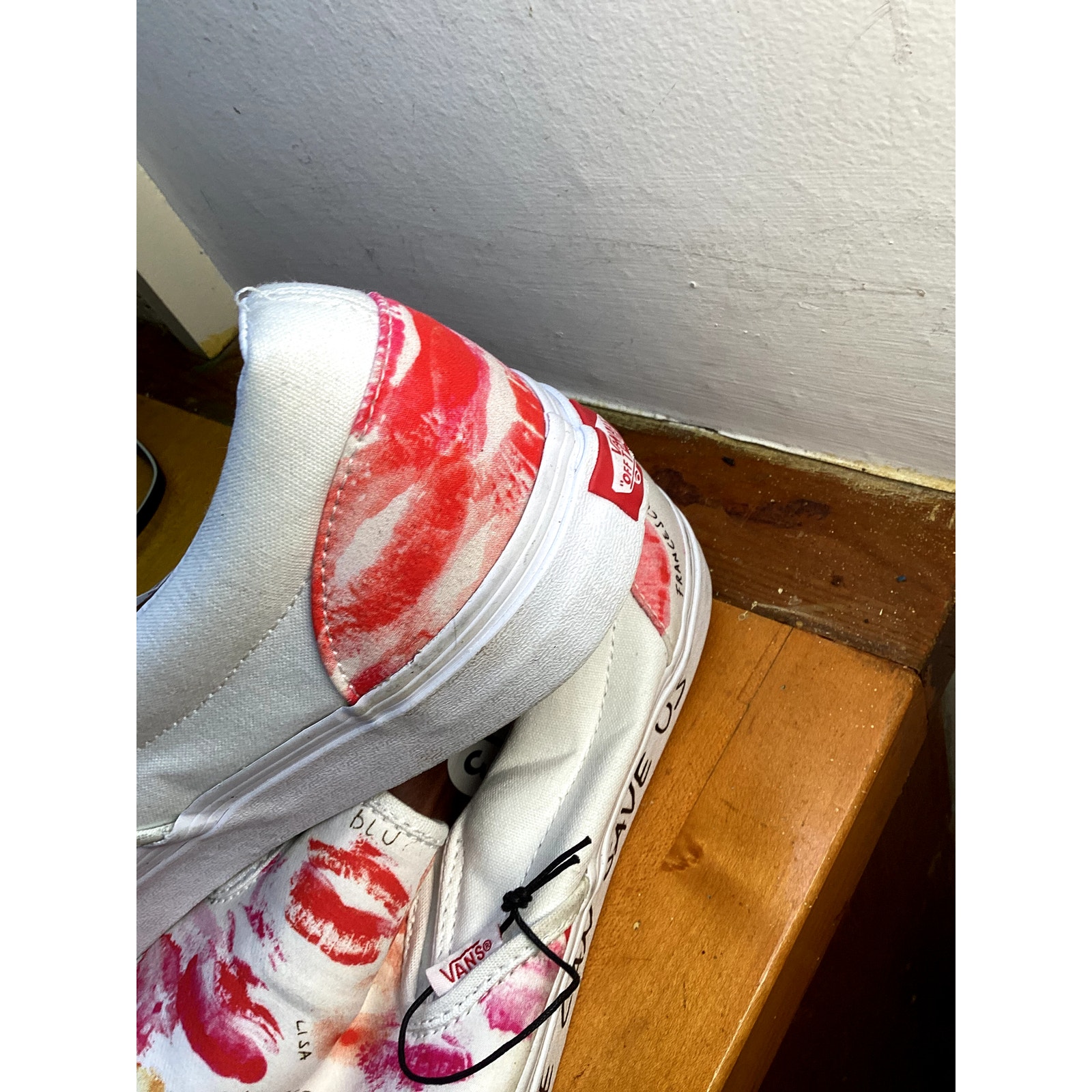 Vans Pride OTW Artist Lorusso Slip-on M-13 Kiss Print NW