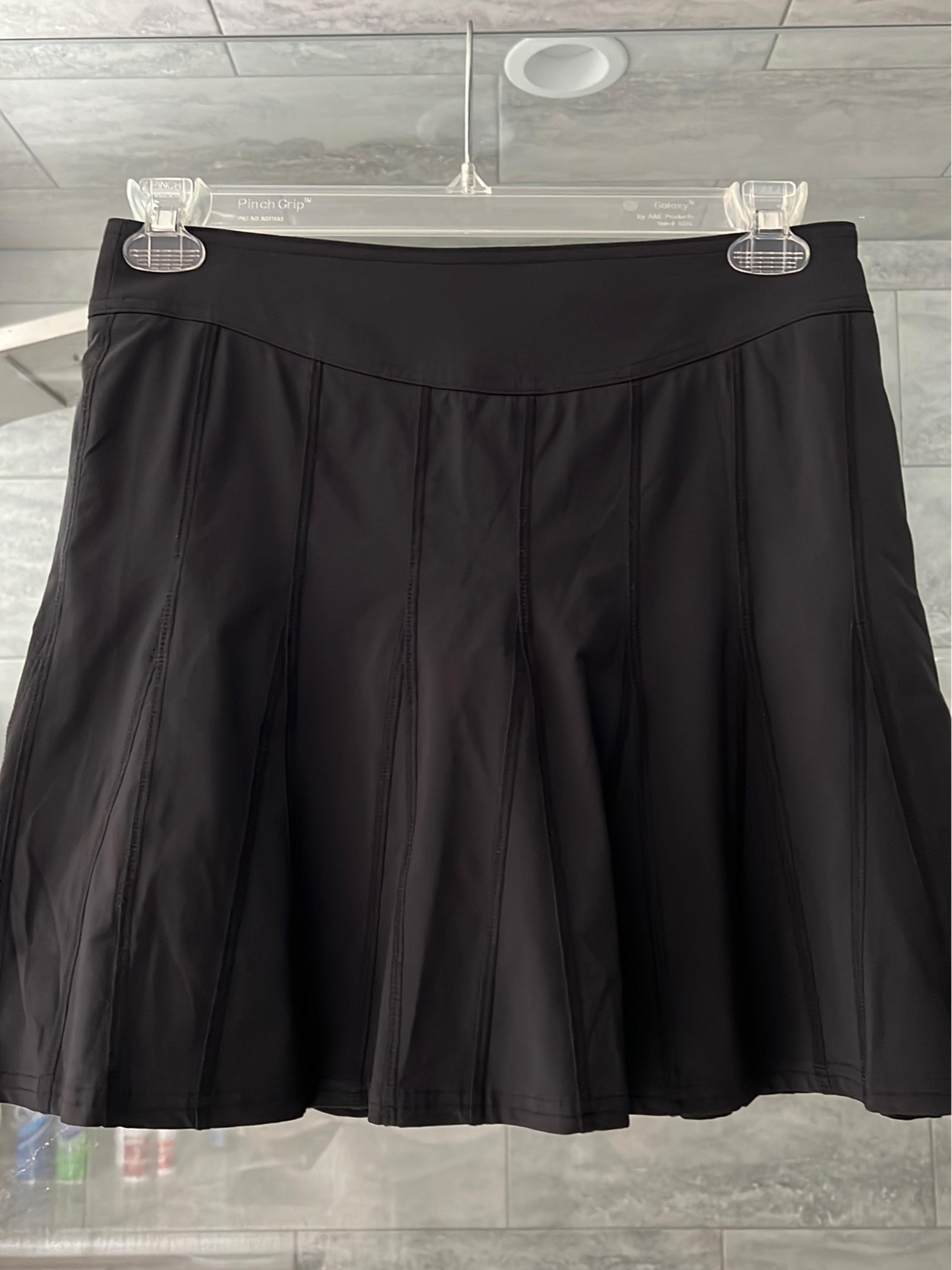 Athleta Skort Size 4 Black Side Zip Fabulous conditon
