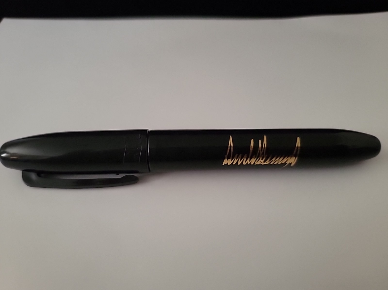 NEW 100% Authentic President Trump White House Bill Signer Sharpie Pen! RARE!