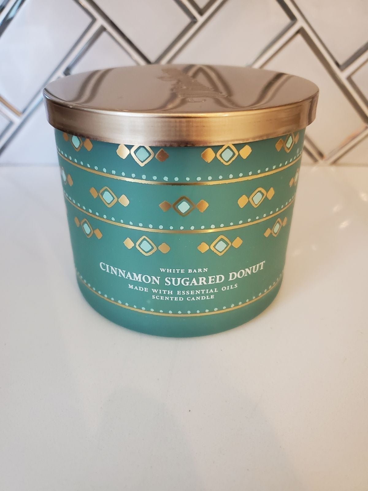 Bath and Body Works Cinnamon Sugared Donut candle HTF retired