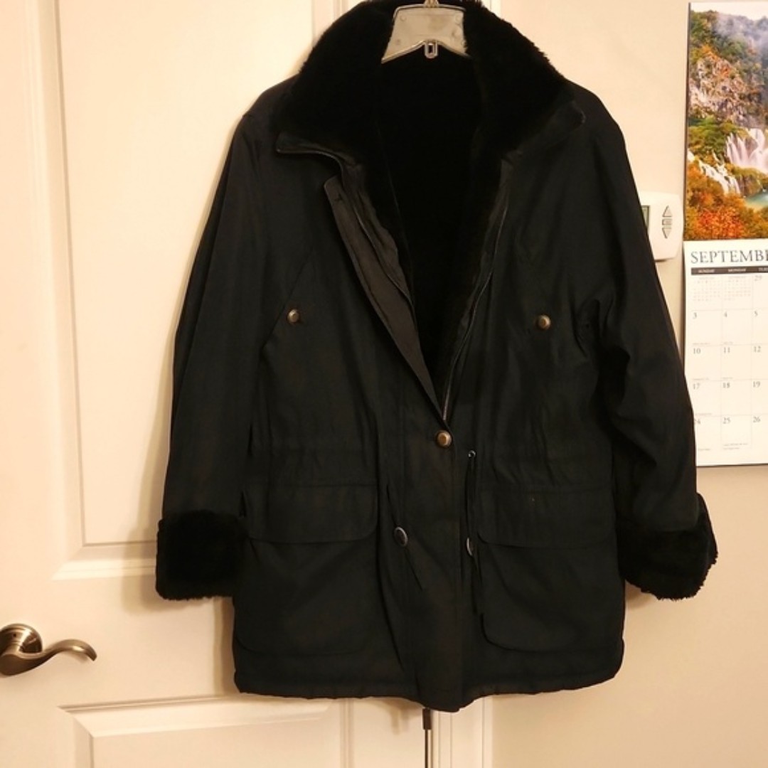 Compagnie Int'l Express Vintage Faux Fur Reversible Black Coat Size M 1990s