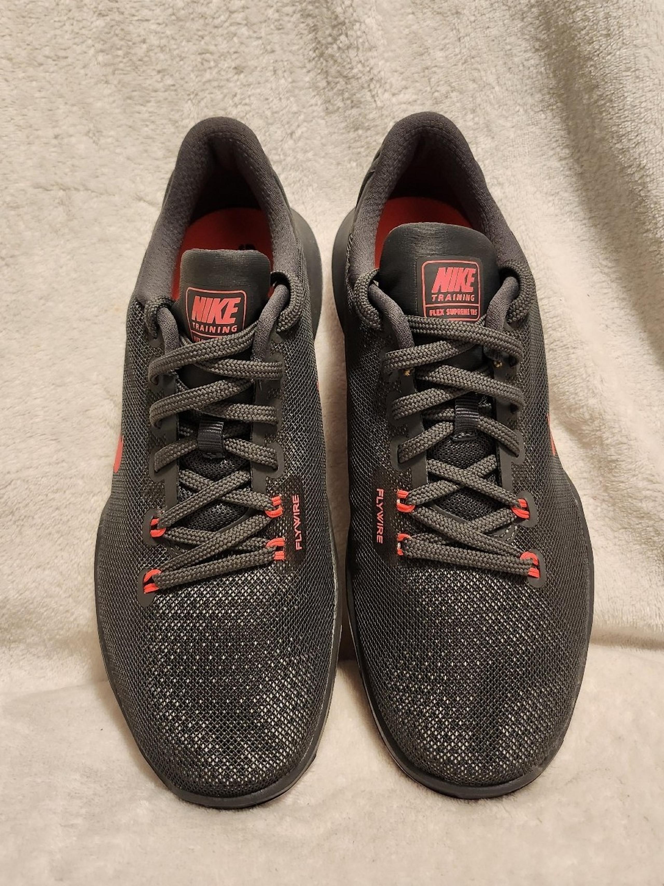 Nike Women's Flex Supreme TR5 - Size 7