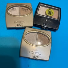3 L'Oreal Wear Infinite Studio Secrets #822 Sand Dune Damage Container