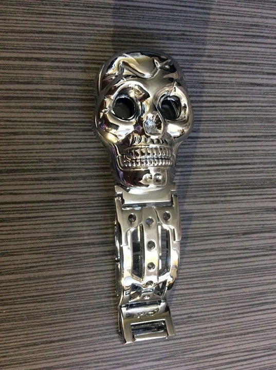 Silver Skull Watch Black Eyes Round Black Dial on Unique Silver Linked Band New!