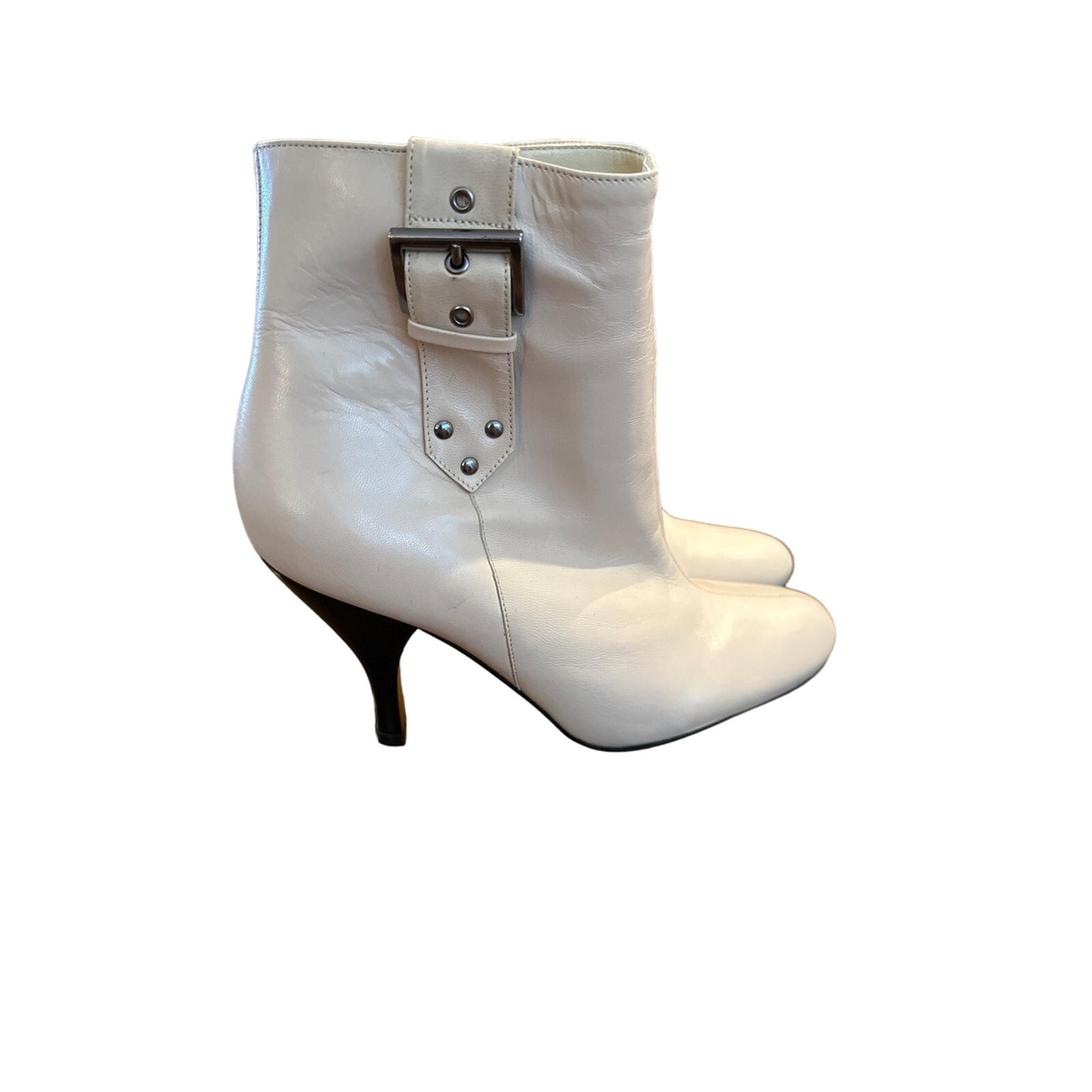 Women’s Enzo Angiolini Winter White Booties. Size 8.5. NWOB!