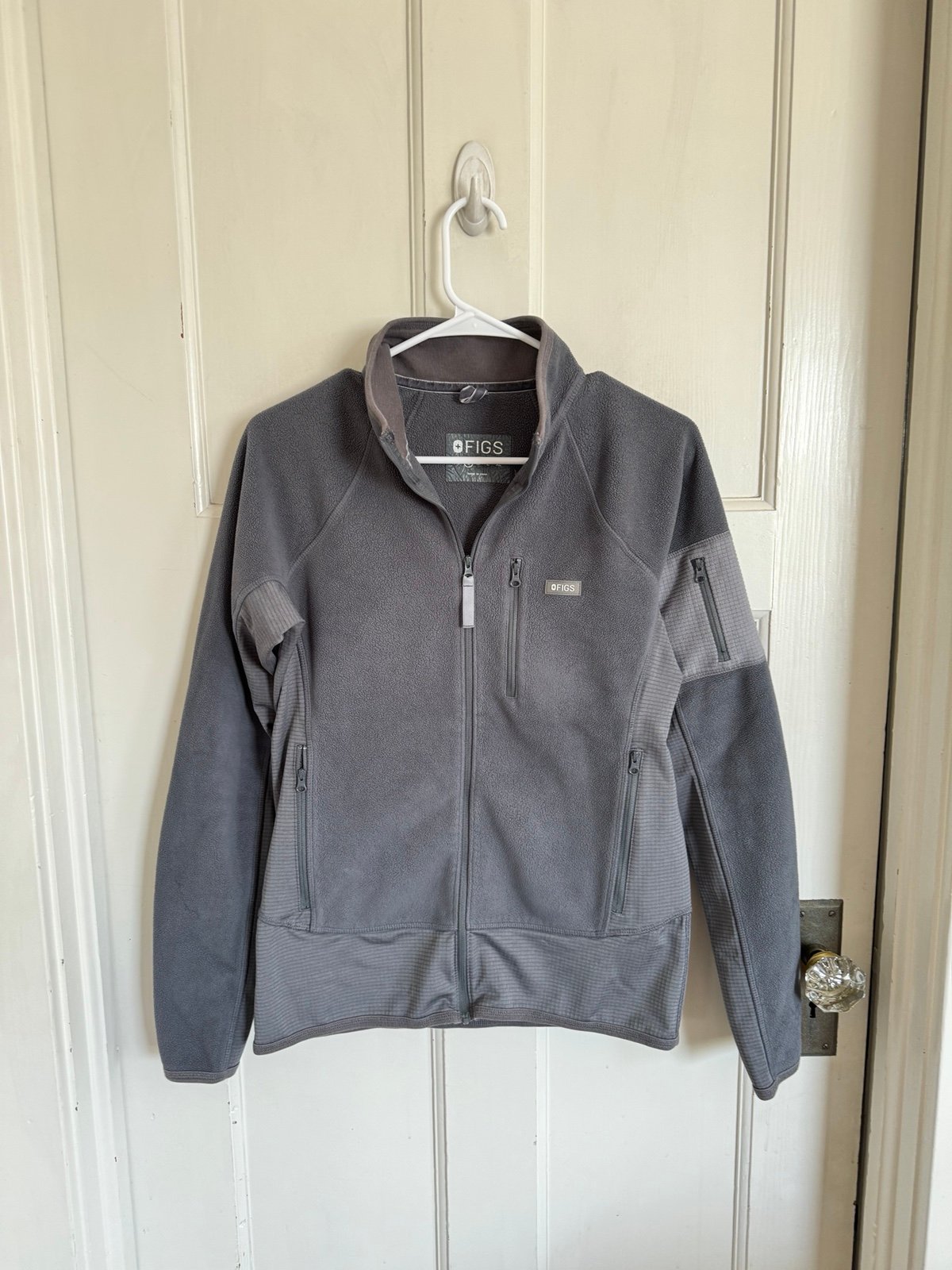 Figs women’s gray fleece scrub jacket size small.