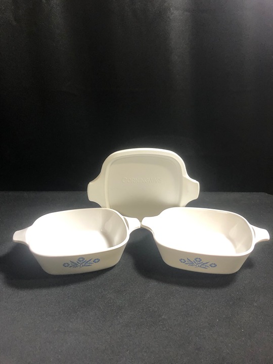 Vintage Corning Ware Set of 2 Petite Casserole Baking Dish With 1 Lid tiny chip