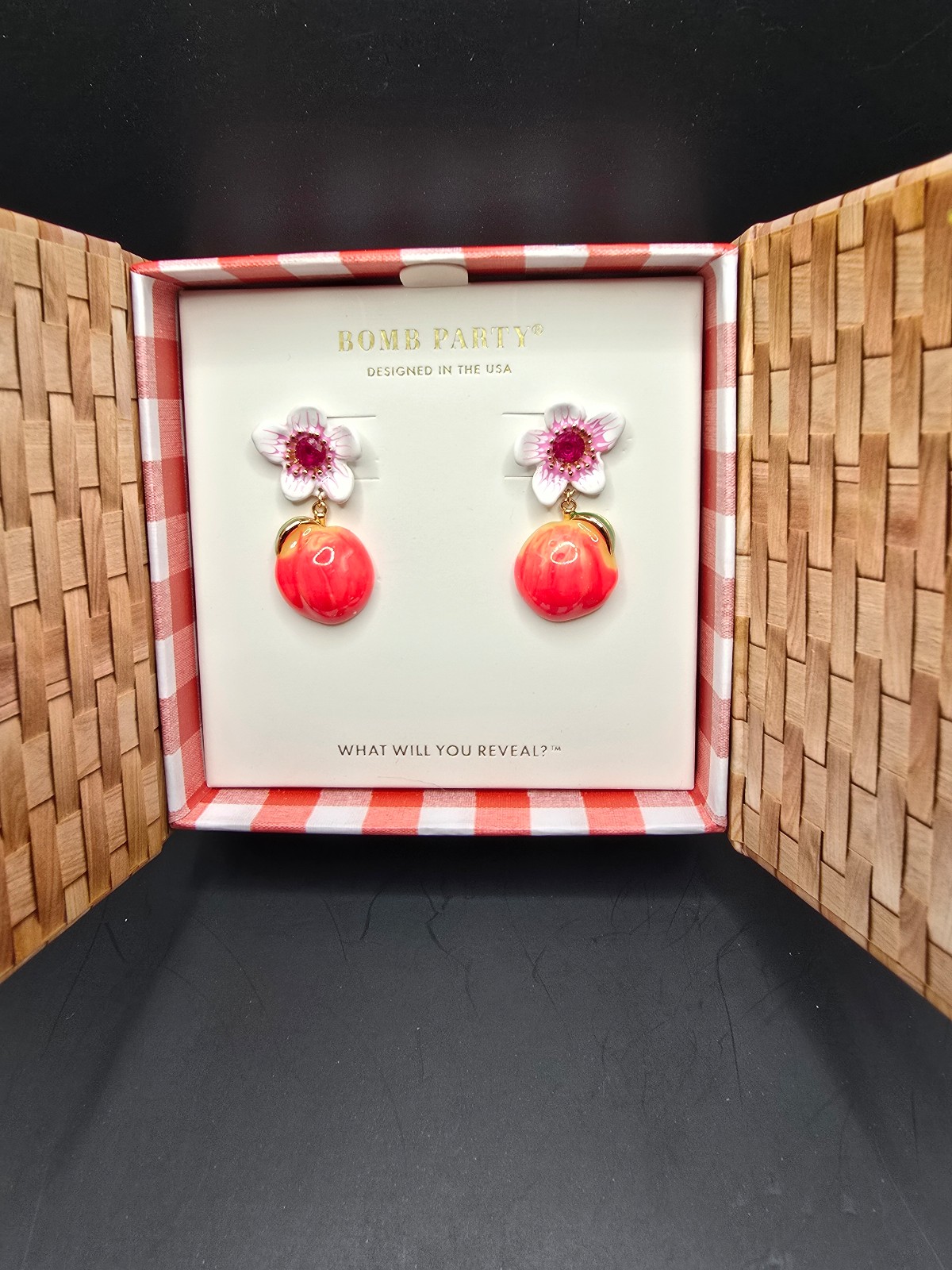 Bomb Party Market Fresh earrings Peaches