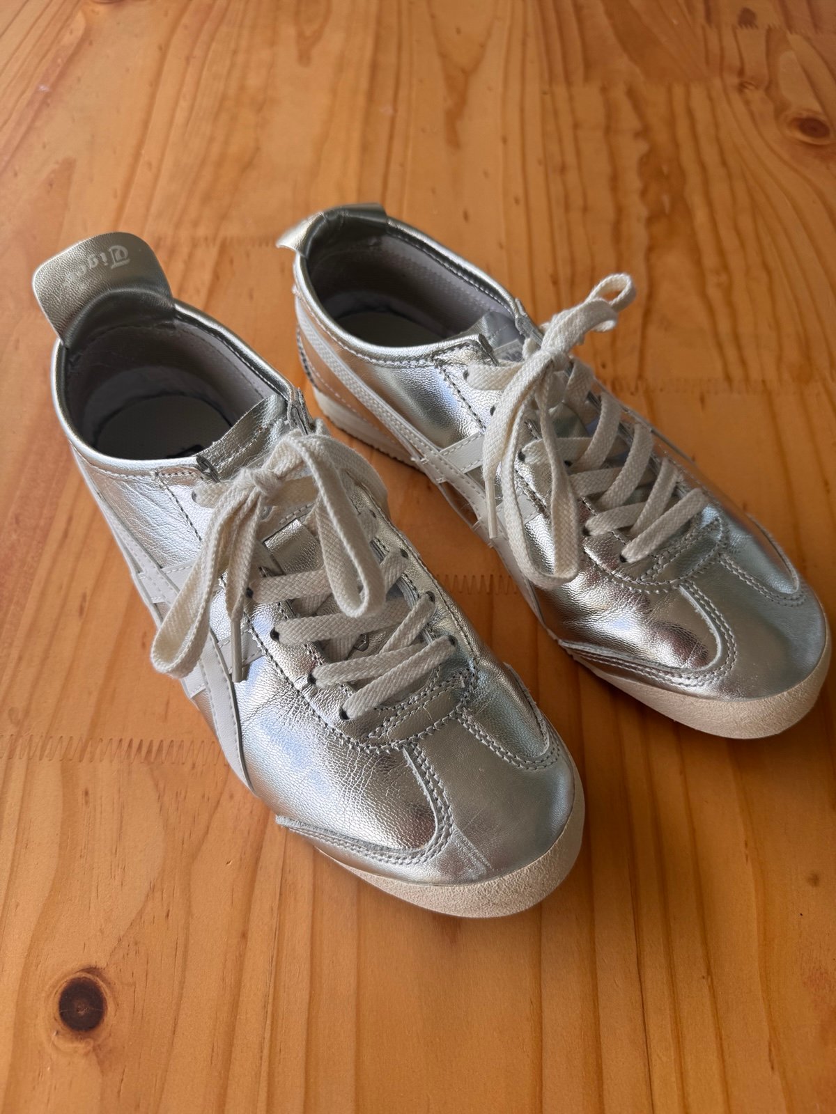 Silver Onitsuka’s Size Unisex Size 6.5