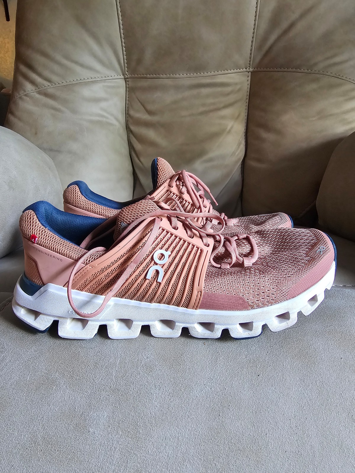 On Running On Cloud Petal Pink Flamingo Sneakers Size 8.5