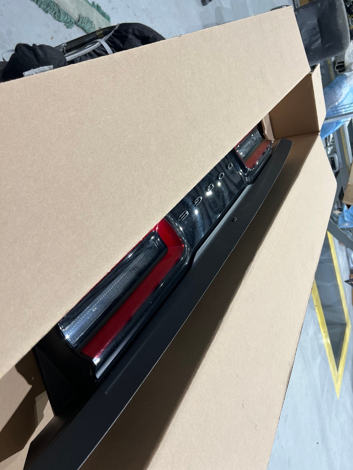 Dodge challenger tail lamp long (Read description)