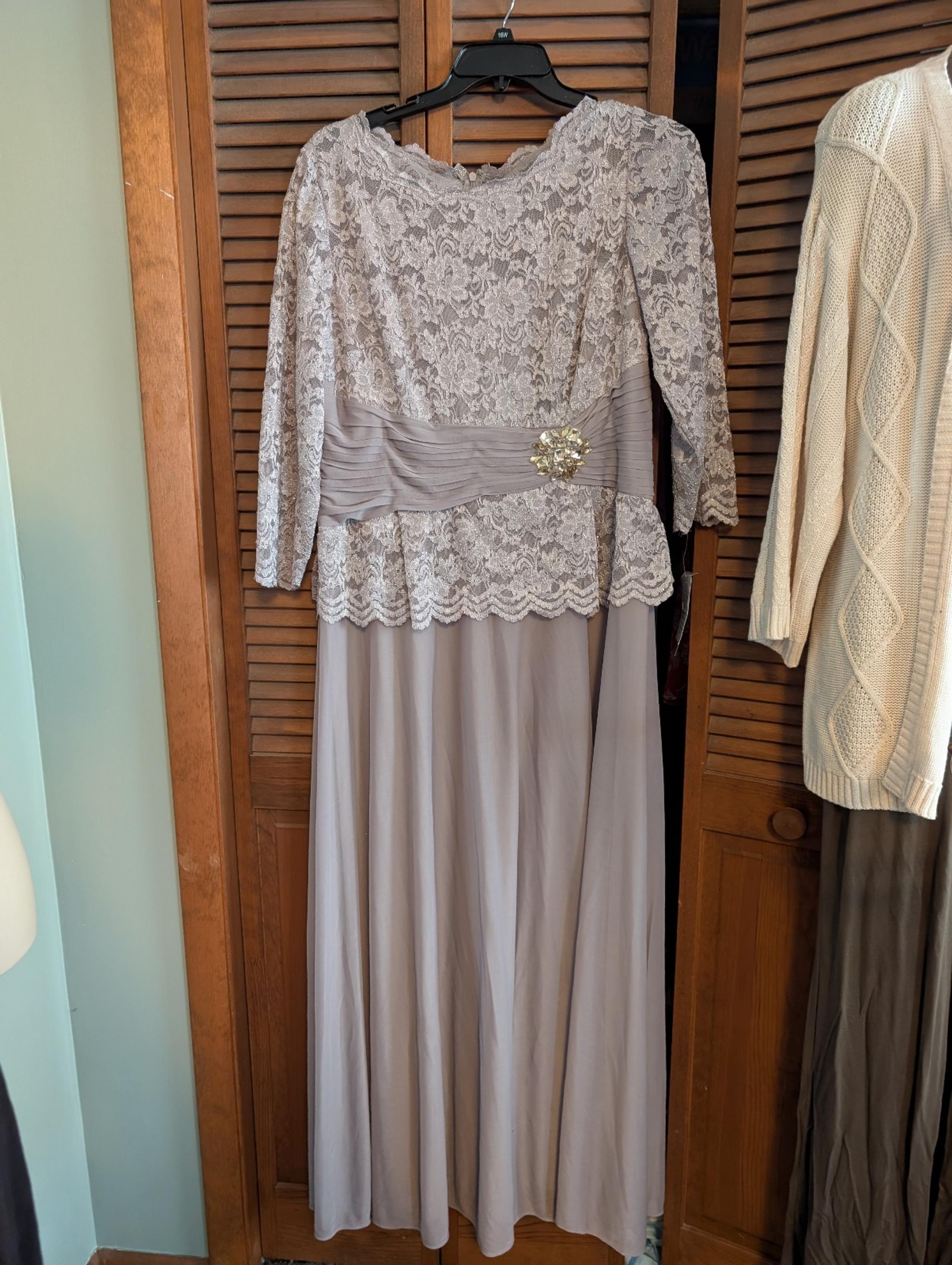 Women's gray sparkly evening dress SIZE 16W