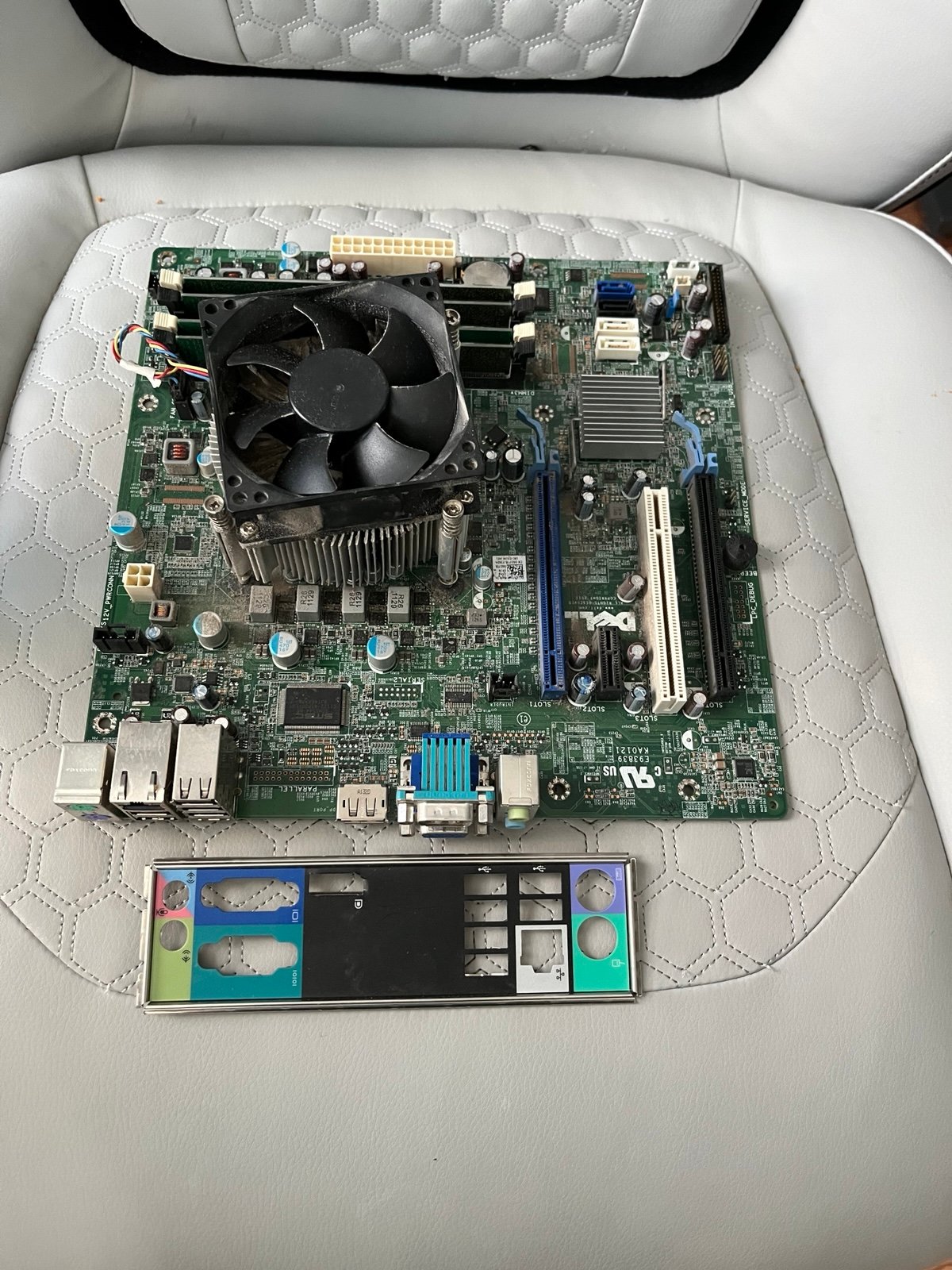 DELL Motherboard 06D7TR with i7-2600 3.4GHz CPU, 16GB total RAM (4x 4GB) + I/O