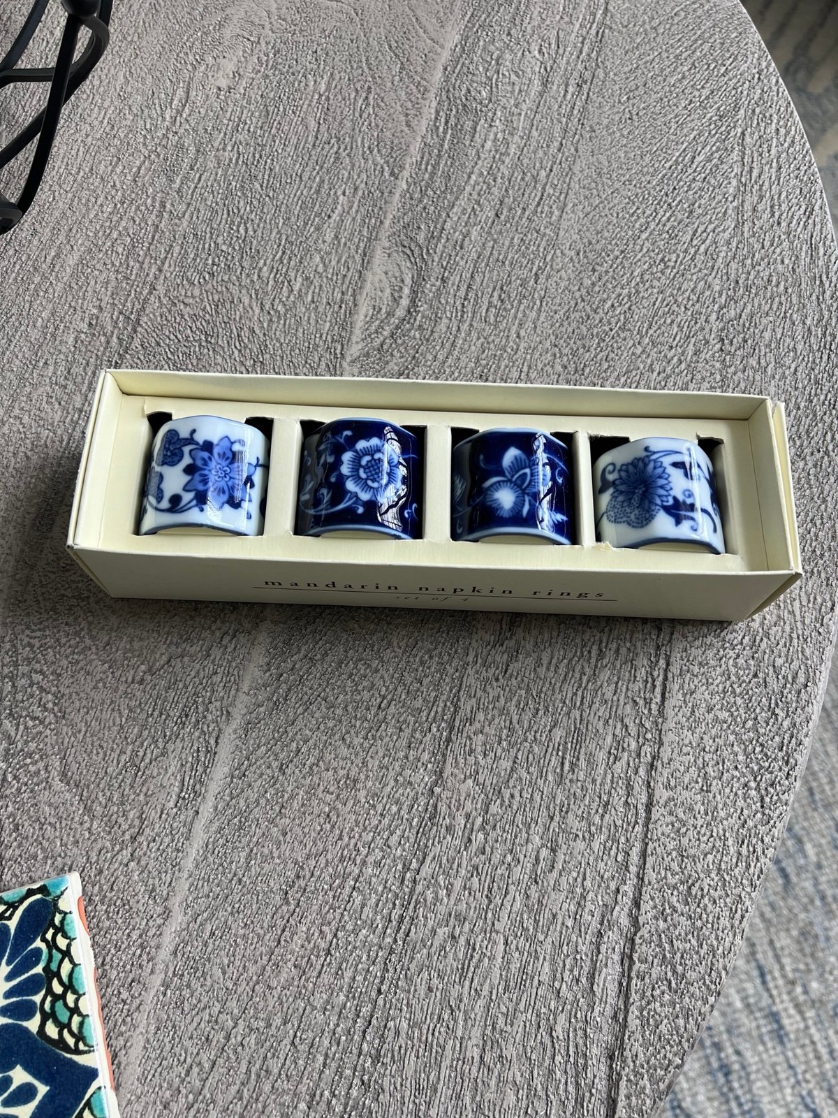 Pier 1 Mandarin set of 4 napkin rings