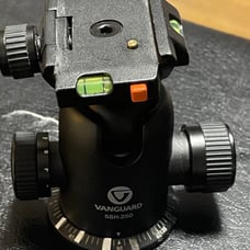 Vanguard SBH-250 Magnesium Alloy Ball Head for 3/8 or 1/4 -20 Screw Tripod Legs